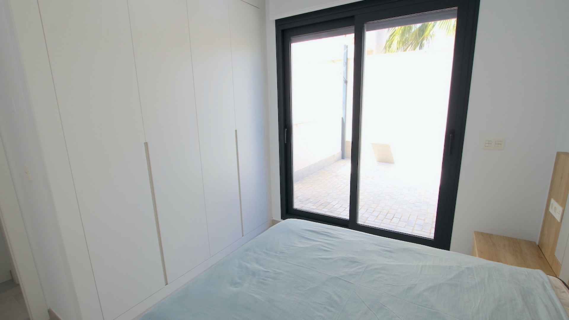 48518_stylish_and_contemporary_294sqm_villa_with_great_outdoor_space_090824073627_img_1929
