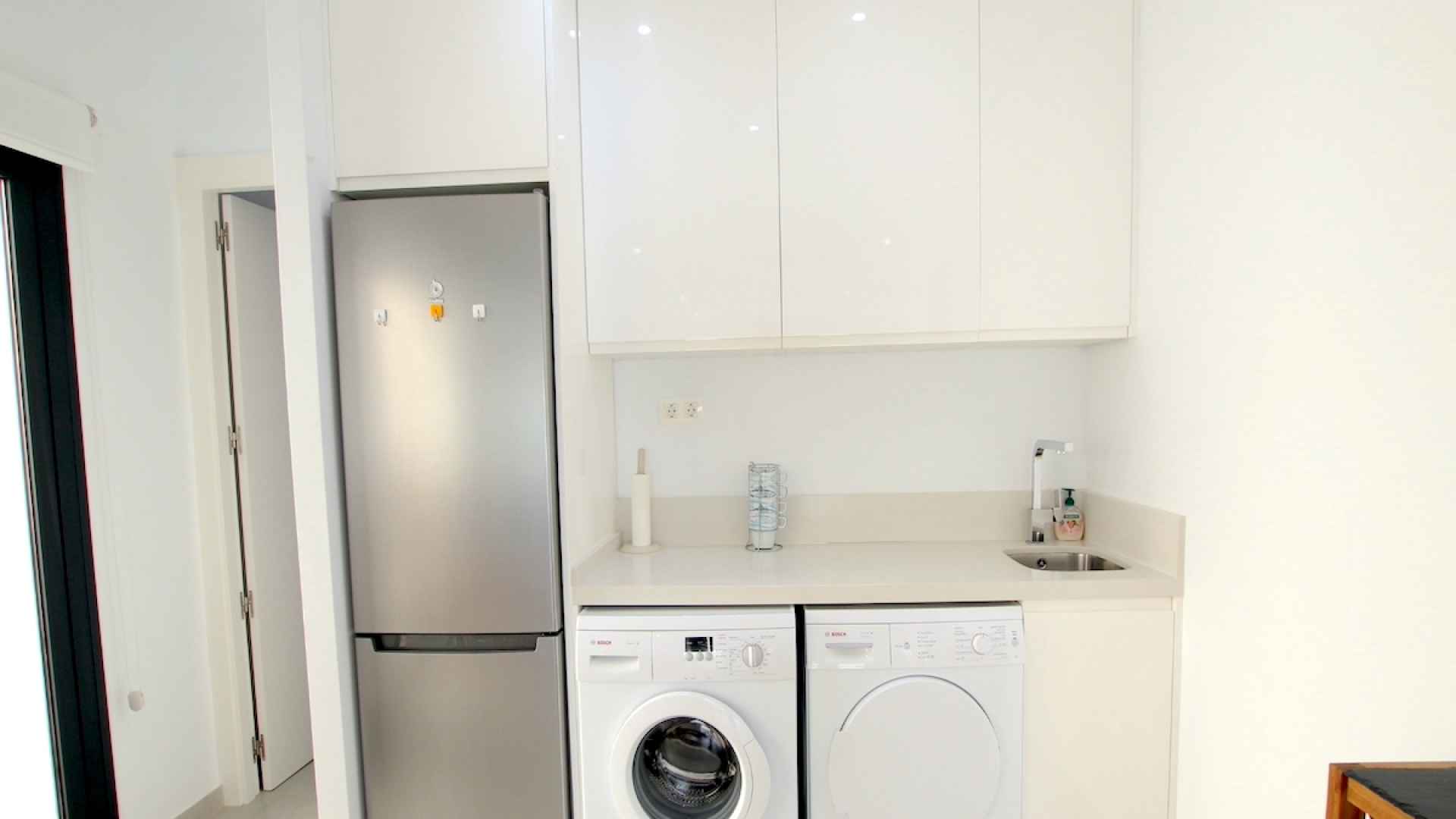 48518_stylish_and_contemporary_294sqm_villa_with_great_outdoor_space_090824073628_img_1996