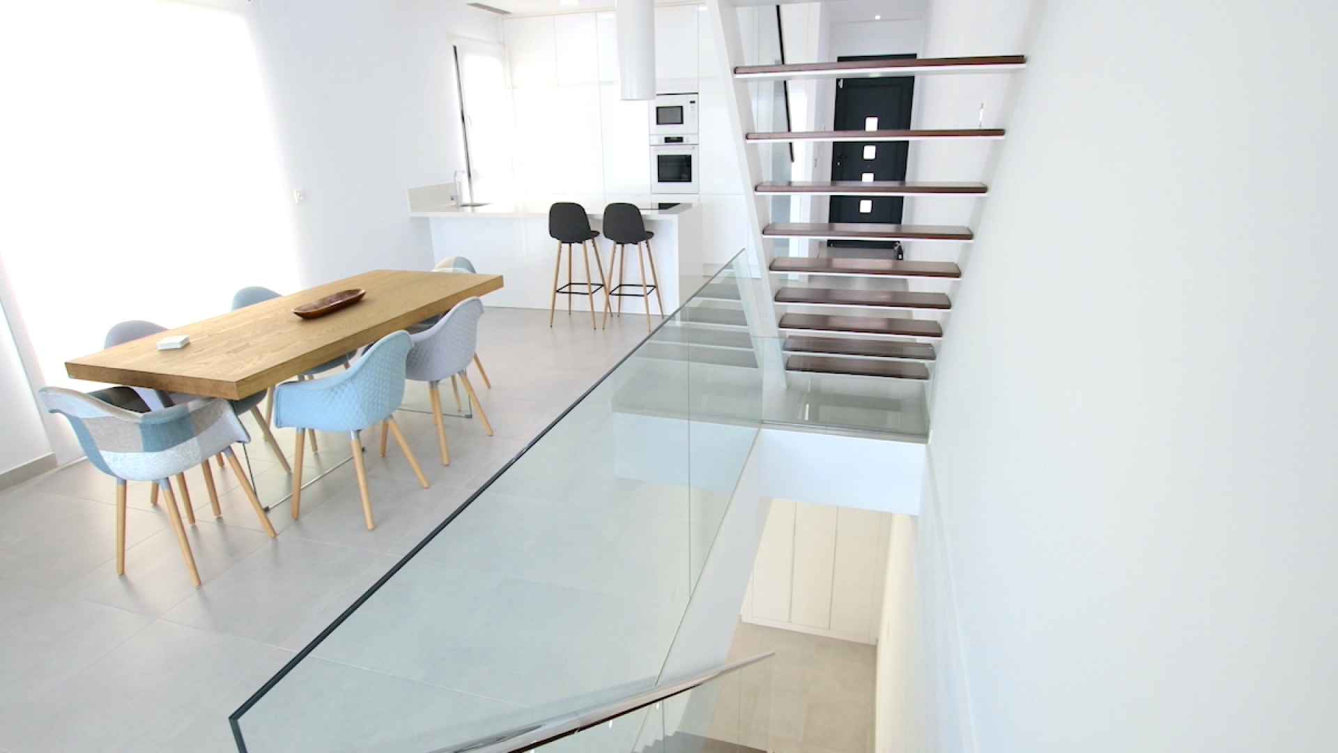 48518_stylish_and_contemporary_294sqm_villa_with_great_outdoor_space_090824073629_img_1920