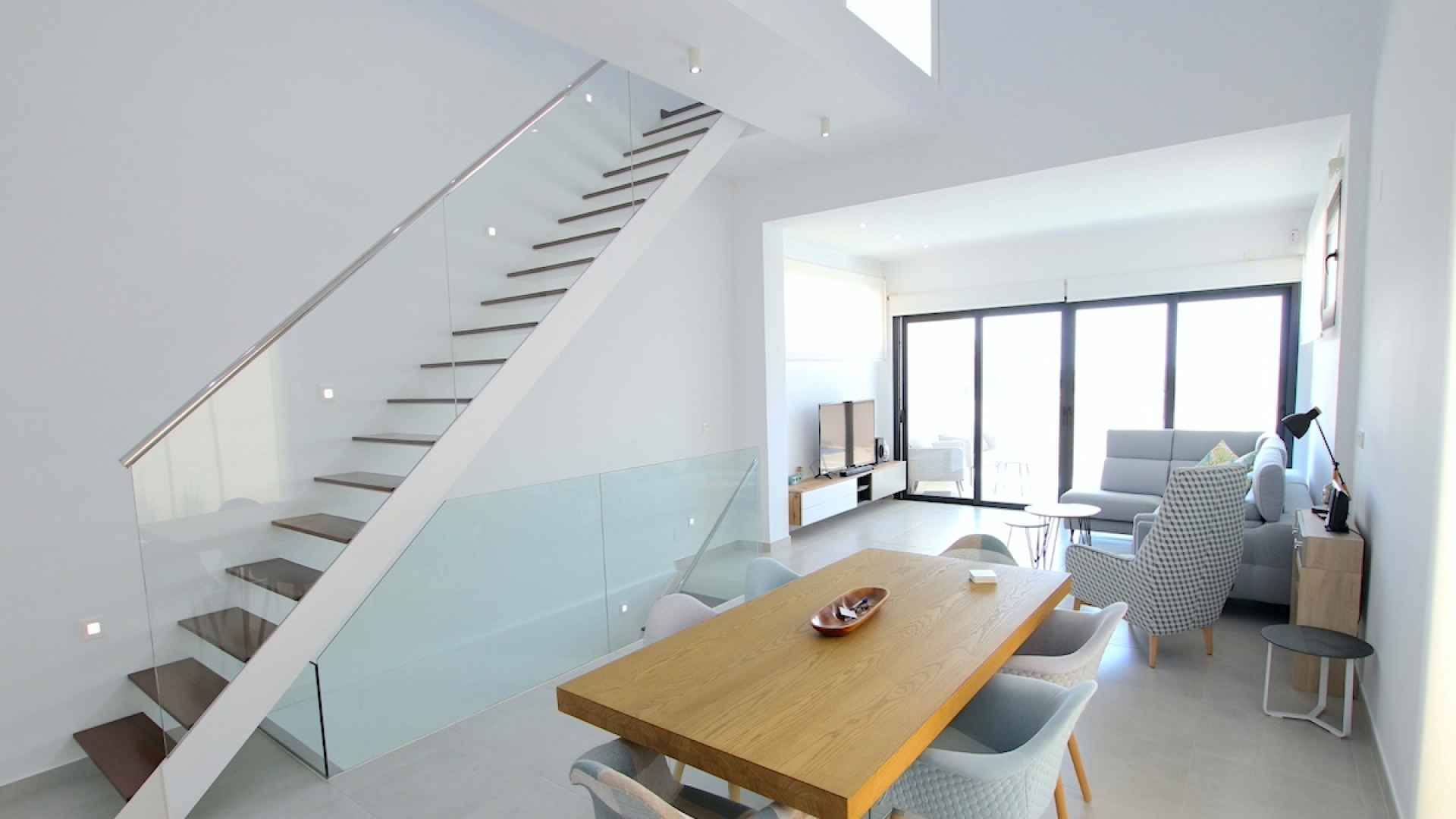 48518_stylish_and_contemporary_294sqm_villa_with_great_outdoor_space_090824073630_img_1908
