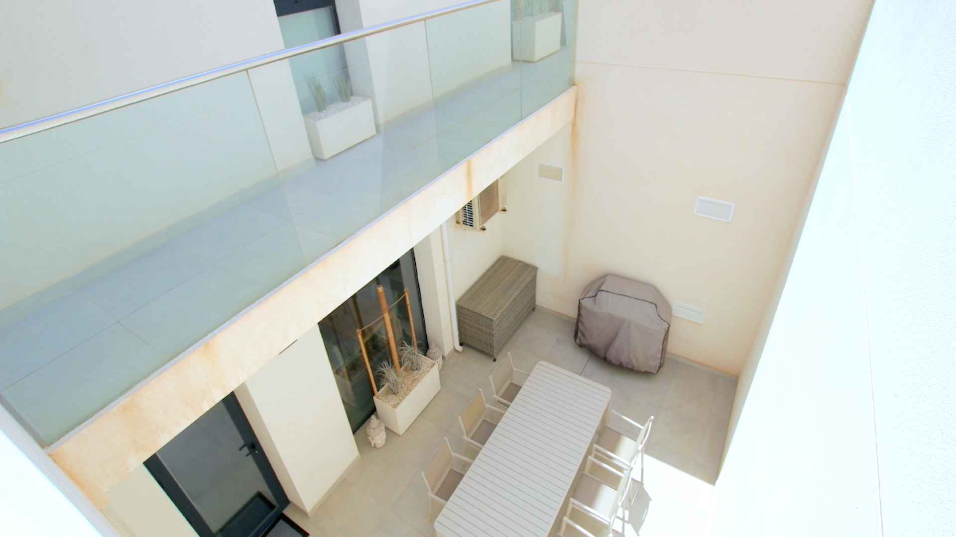 48518_stylish_and_contemporary_294sqm_villa_with_great_outdoor_space_090824073632_img_2033