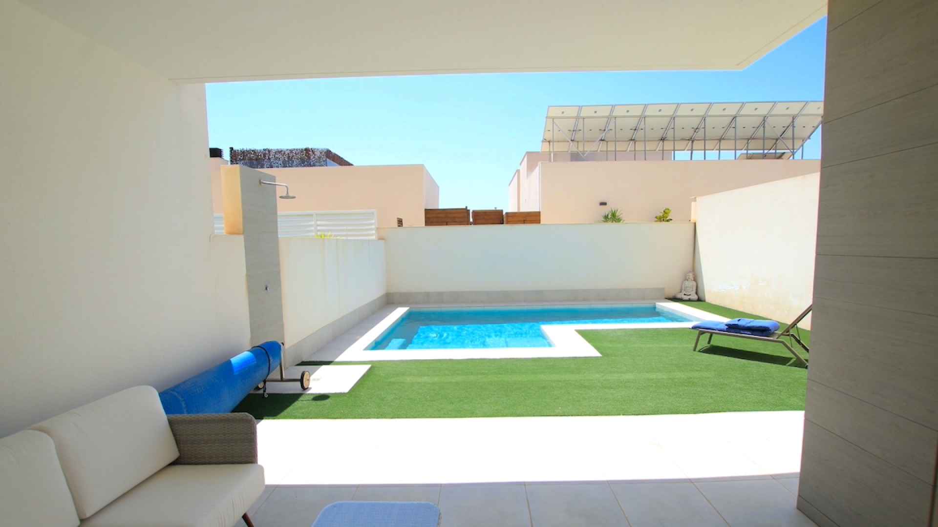 48518_stylish_and_contemporary_294sqm_villa_with_great_outdoor_space_090824073633_img_2008