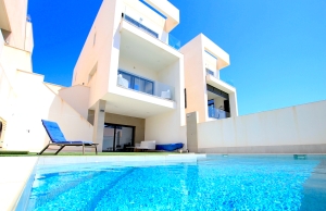 48518_stylish_and_contemporary_294sqm_villa_with_great_outdoor_space_090824073633_img_2021