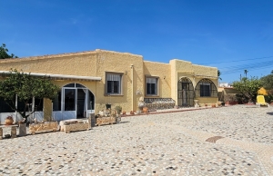 200-3522, Five Bedroom Detached Villa In Cental Ciudad Quesada.