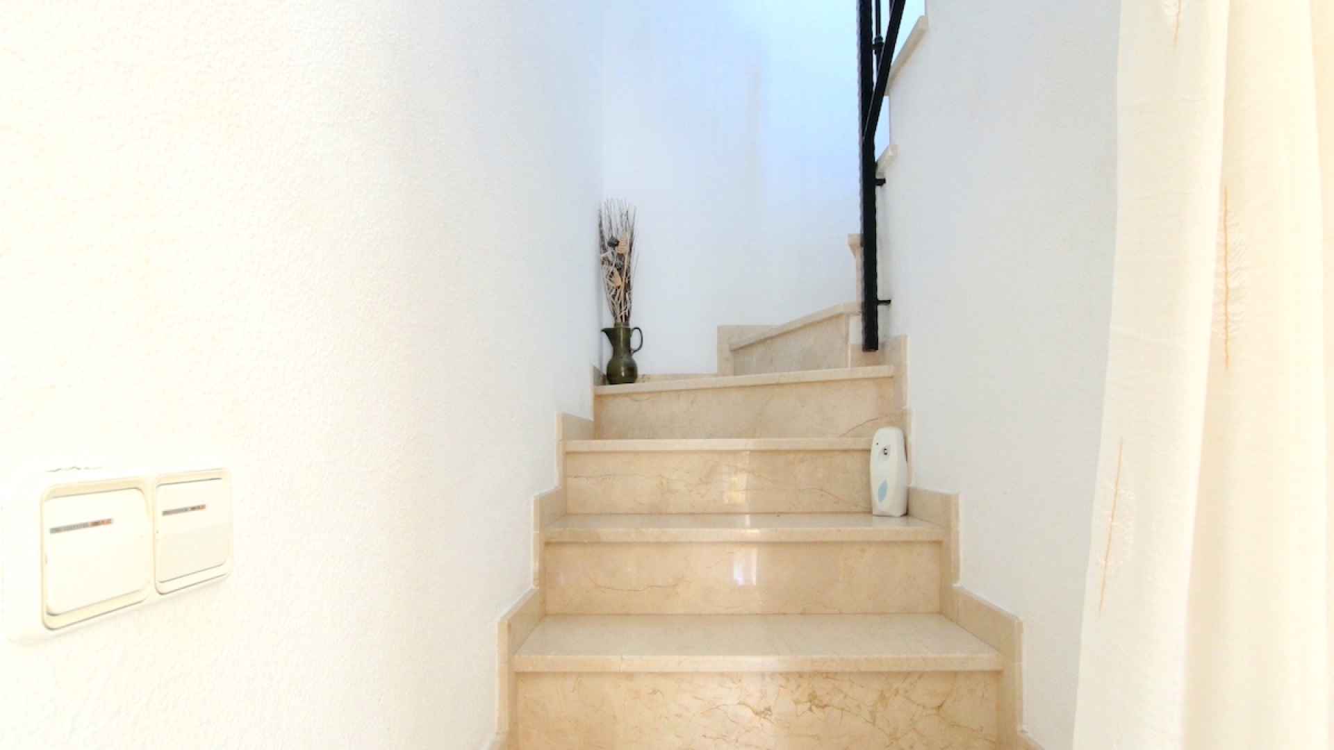 48526_spacious_detached_villa_walking_distance_to_the_beach_030924061727_img_2377