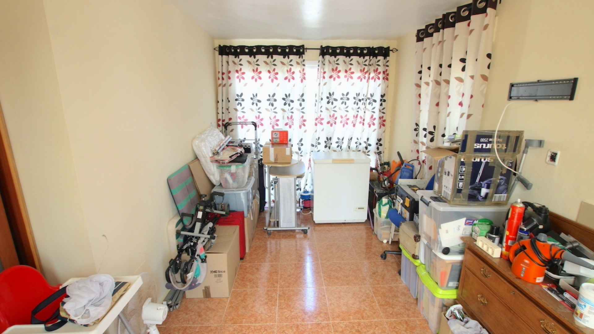 48526_spacious_detached_villa_walking_distance_to_the_beach_030924061729_img_2412