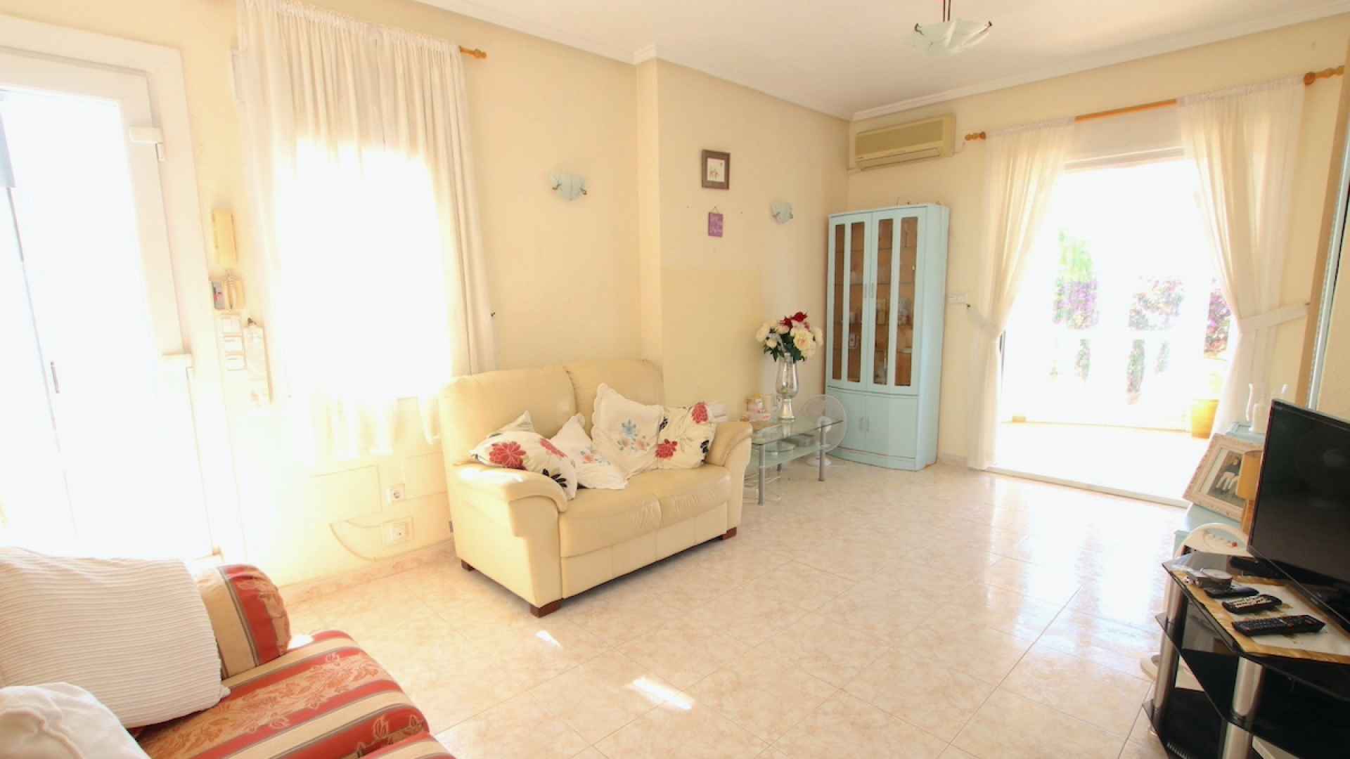 48526_spacious_detached_villa_walking_distance_to_the_beach_030924061731_img_2398