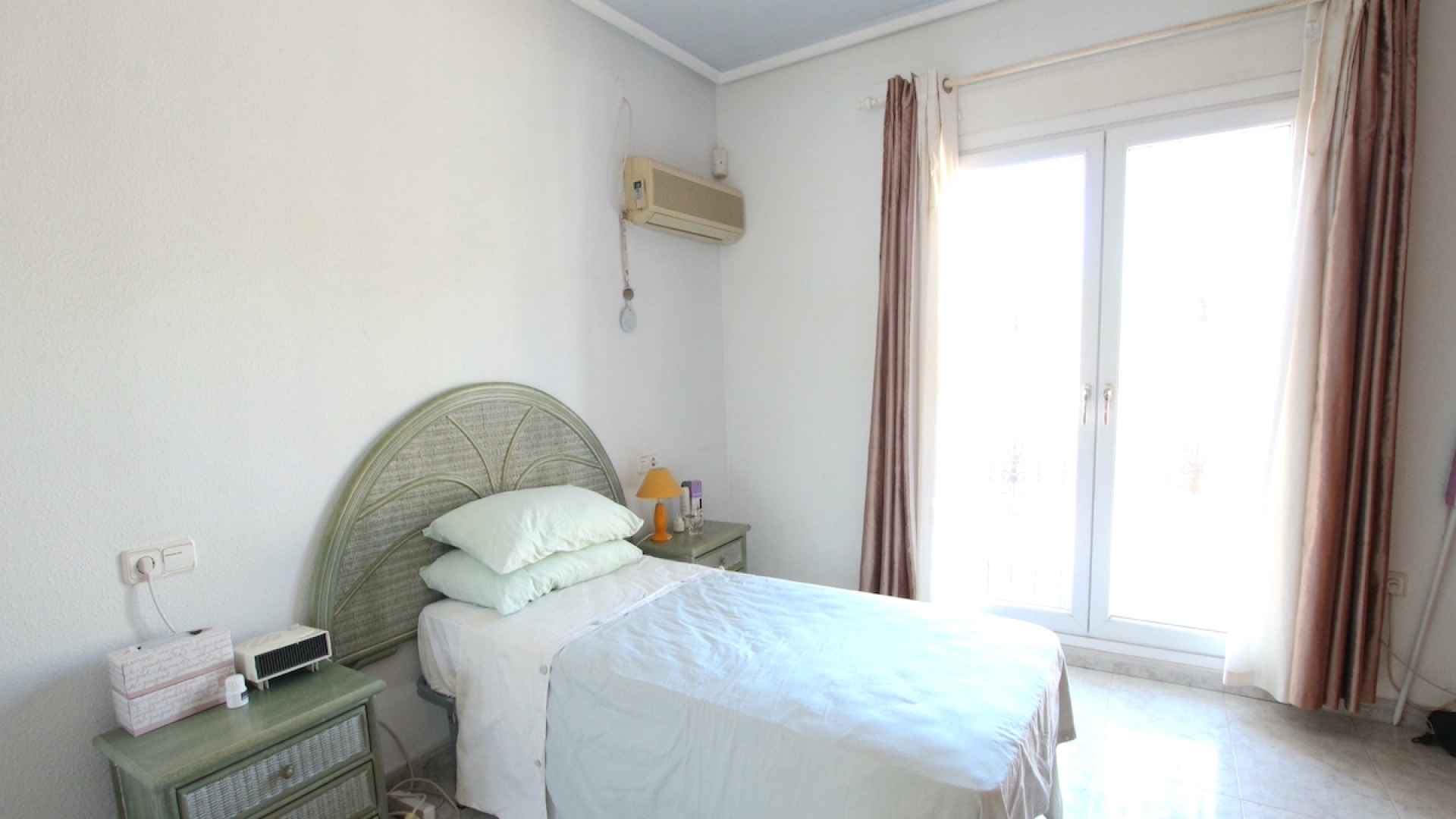 48526_spacious_detached_villa_walking_distance_to_the_beach_030924061732_img_2418