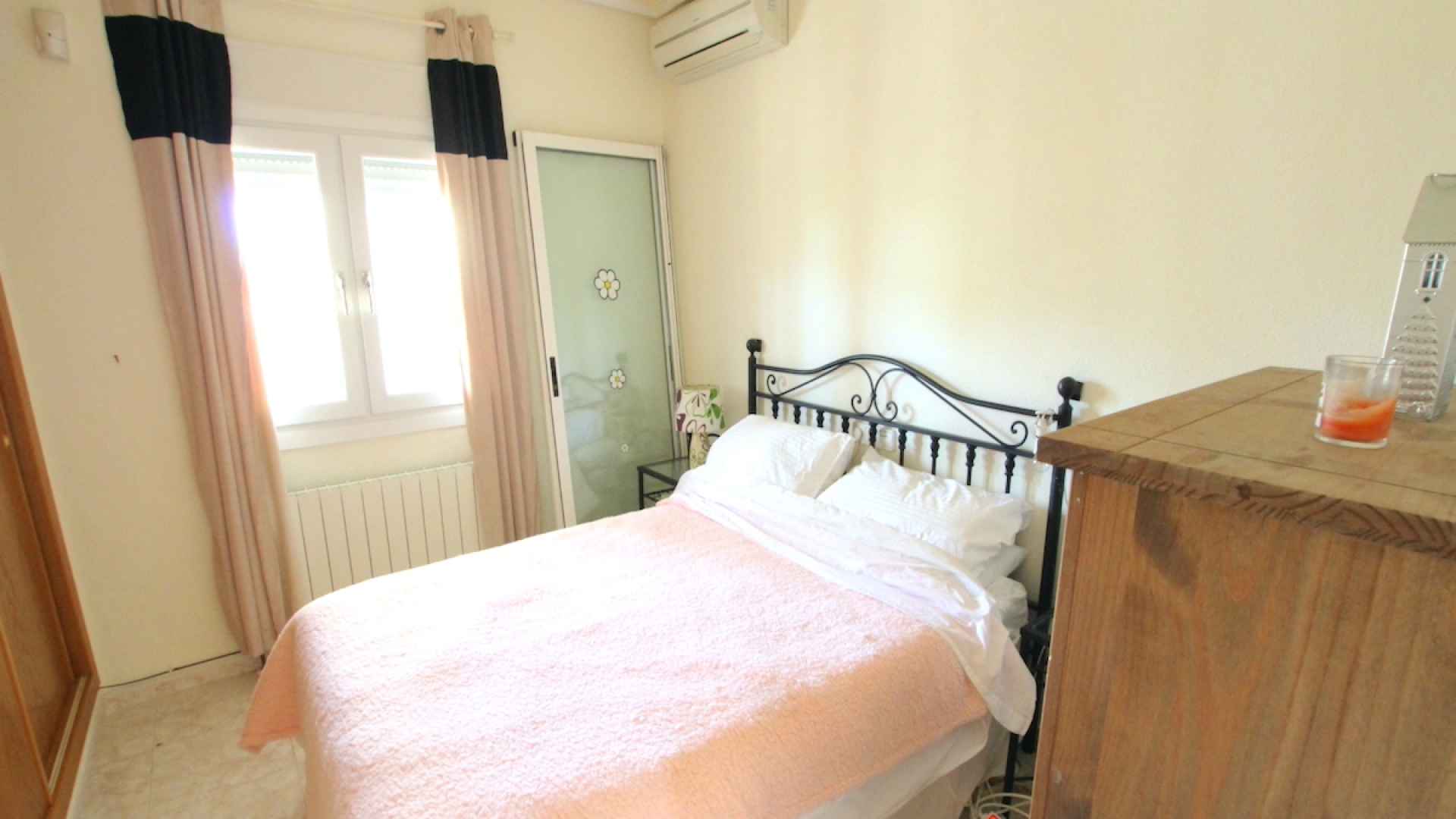 48526_spacious_detached_villa_walking_distance_to_the_beach_030924061733_img_2390