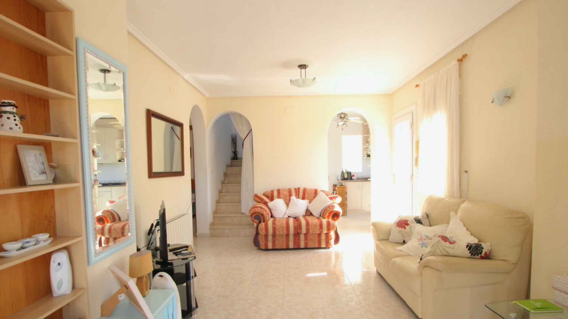 48526_spacious_detached_villa_walking_distance_to_the_beach_030924061734_img_2371