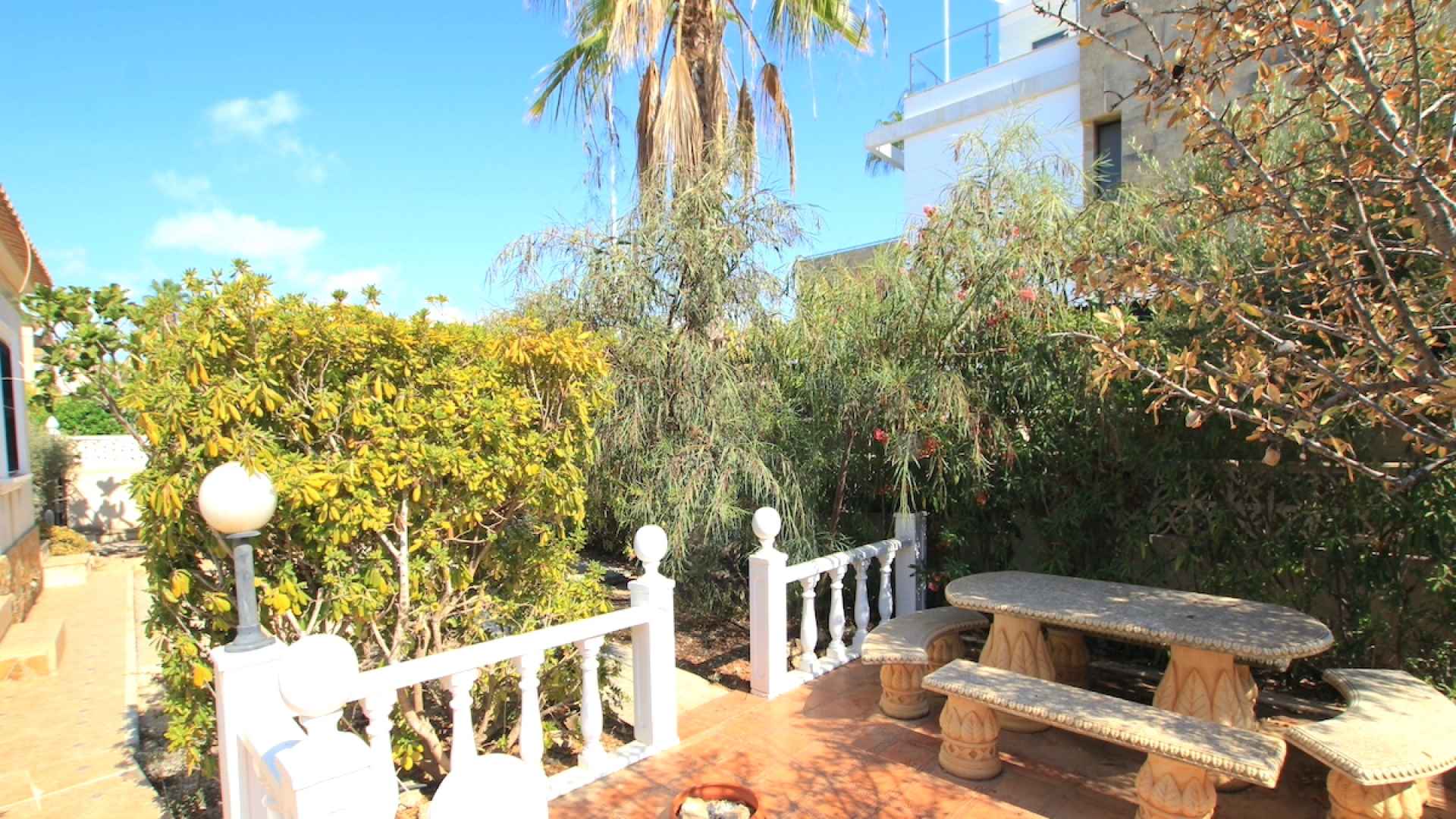 48526_spacious_detached_villa_walking_distance_to_the_beach_030924061736_img_2452