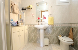 48526_spacious_detached_villa_walking_distance_to_the_beach_030924061734_img_2385