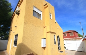 48580_charming_3_bedroom_detached_villa_with_space_for_a_pool_260924144853_img_4322