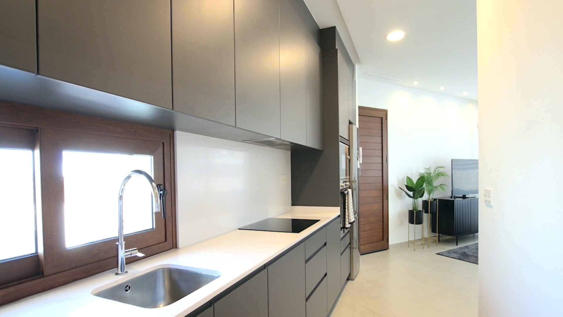 48673_stunning_3_bedroom_villa_with_designer_interior_041124164123_img_6446