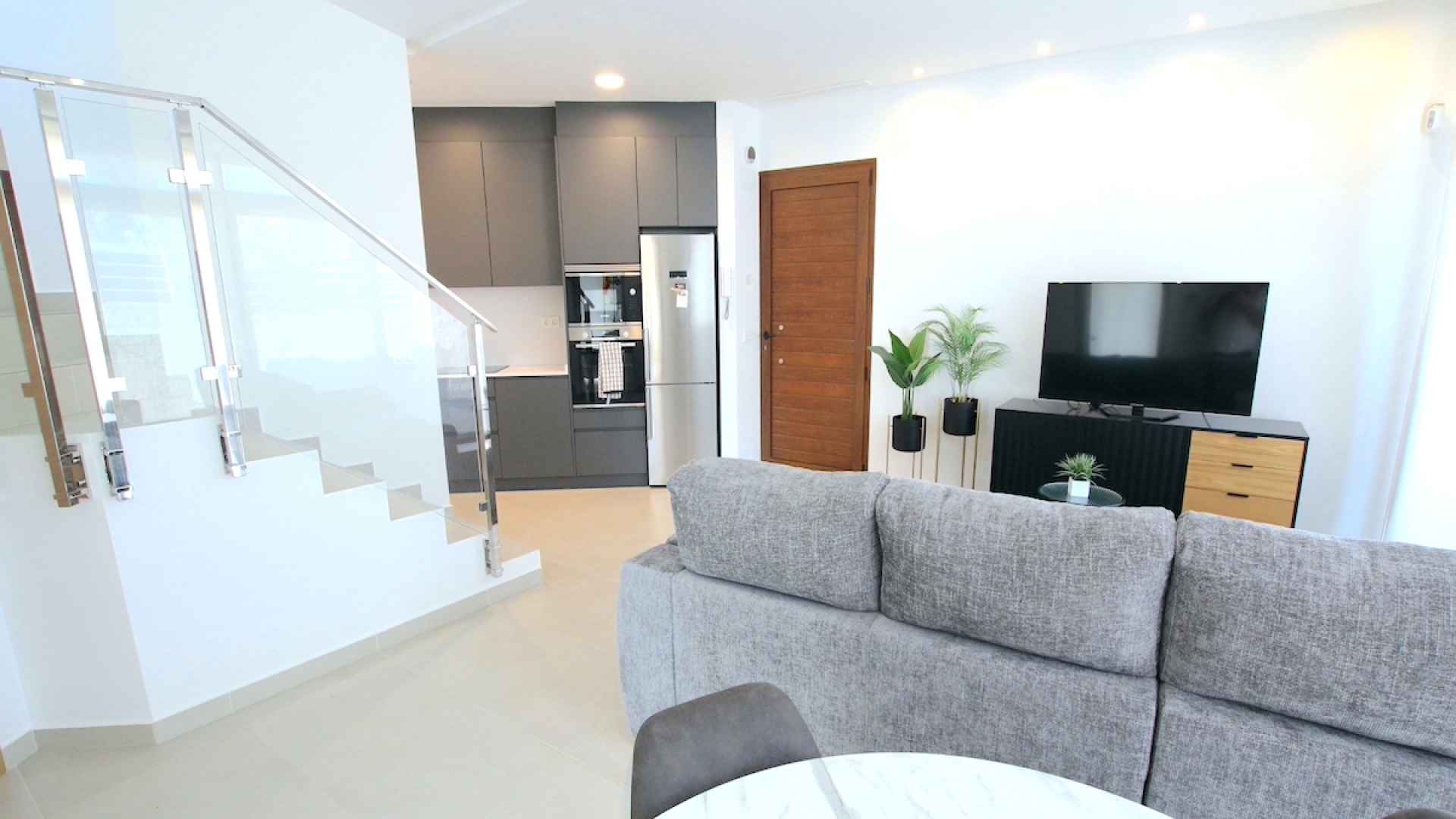 48673_stunning_3_bedroom_villa_with_designer_interior_041124164125_img_6454