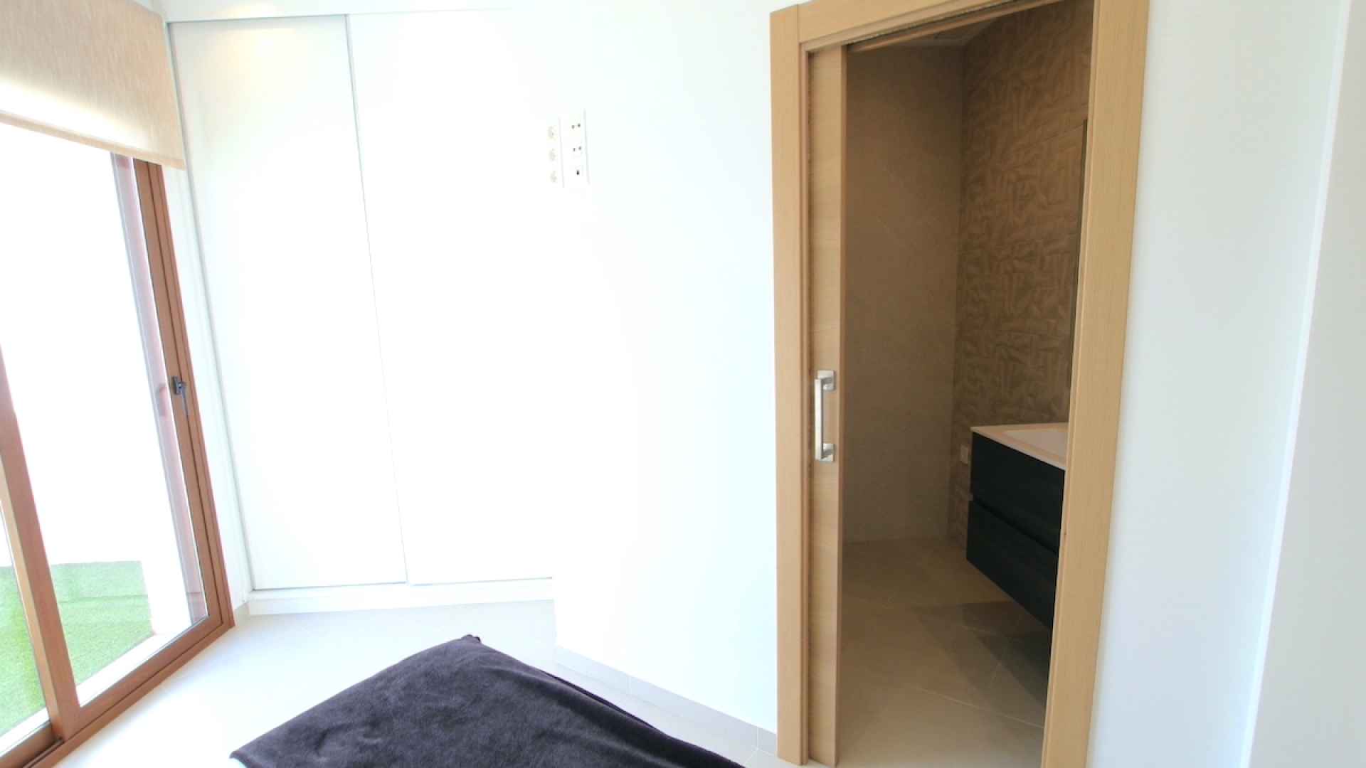 48673_stunning_3_bedroom_villa_with_designer_interior_041124164125_img_6465