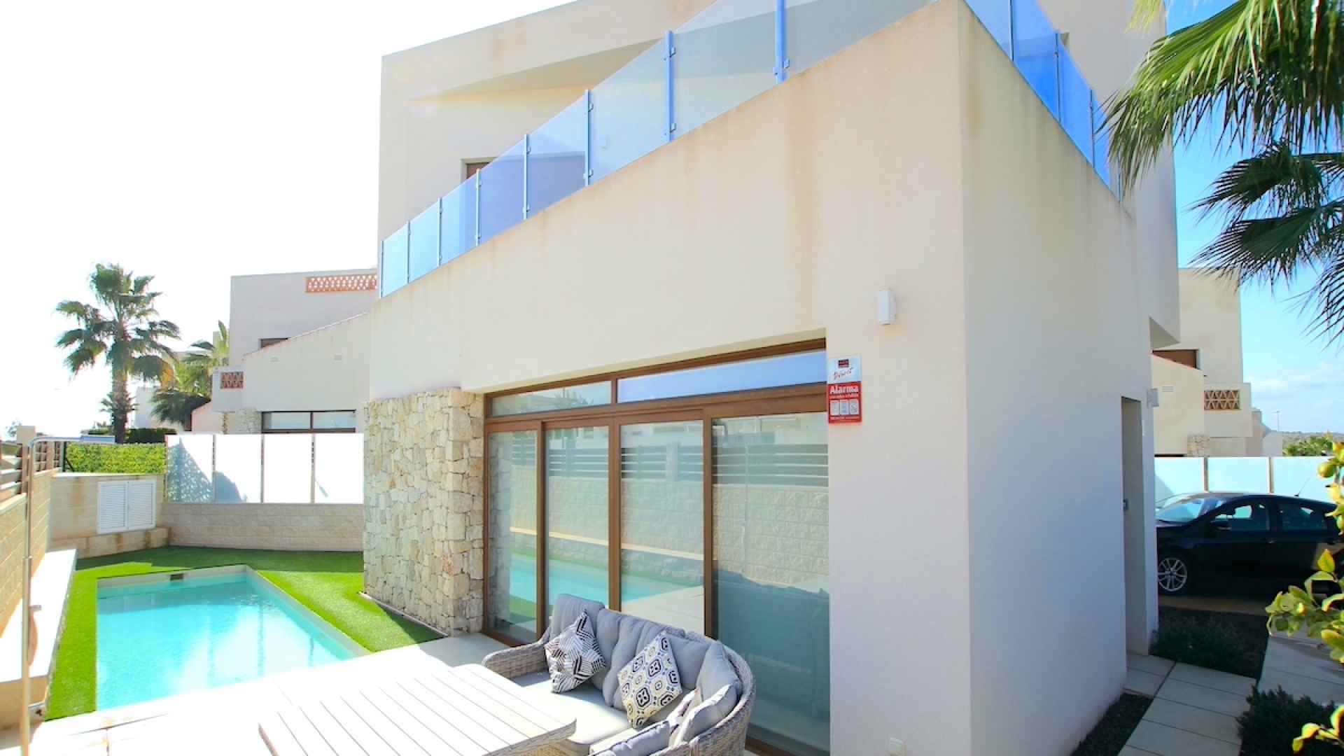 48673_stunning_3_bedroom_villa_with_designer_interior_041124164126_img_6430