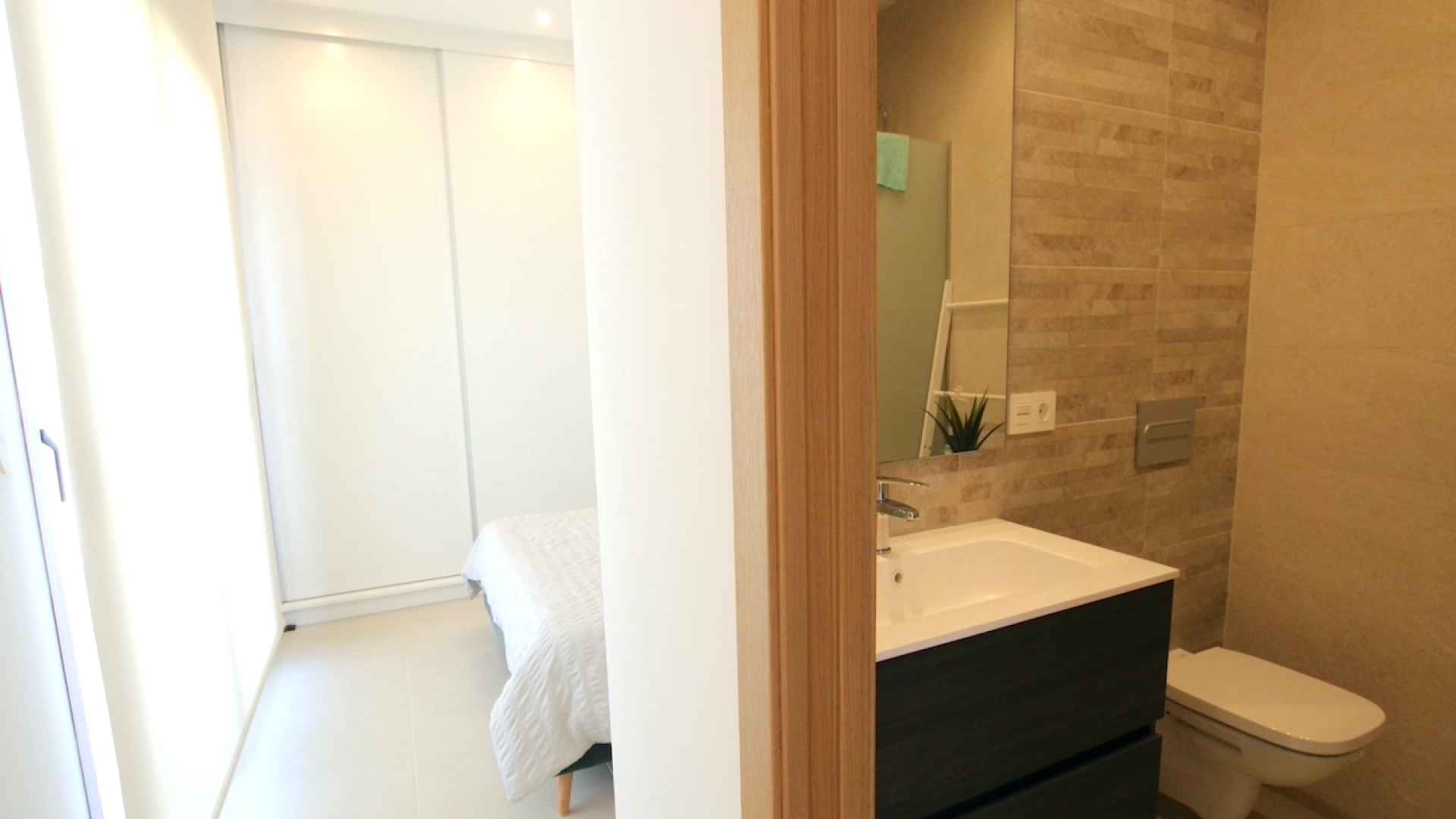 48673_stunning_3_bedroom_villa_with_designer_interior_041124164126_img_6481