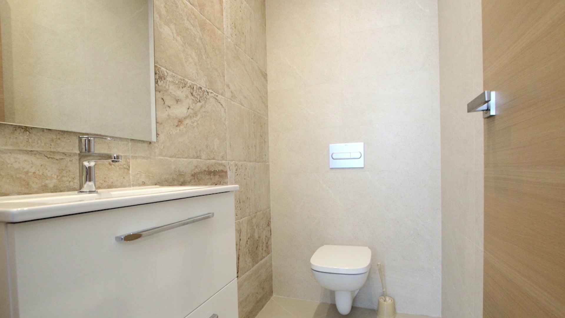 48673_stunning_3_bedroom_villa_with_designer_interior_041124164127_img_6436