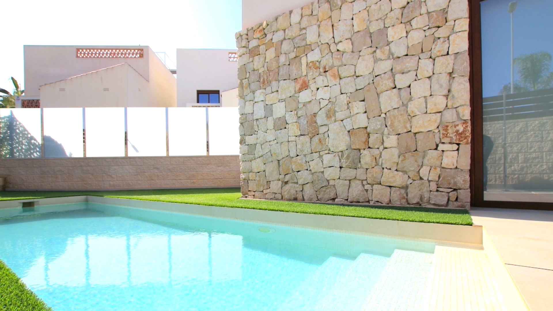 48673_stunning_3_bedroom_villa_with_designer_interior_041124164130_img_6421