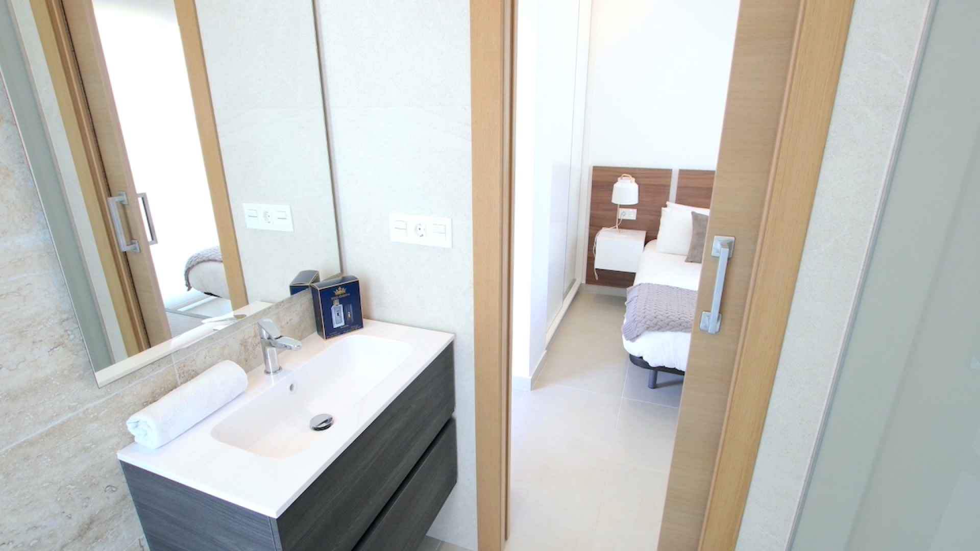 48673_stunning_3_bedroom_villa_with_designer_interior_041124164130_img_6506