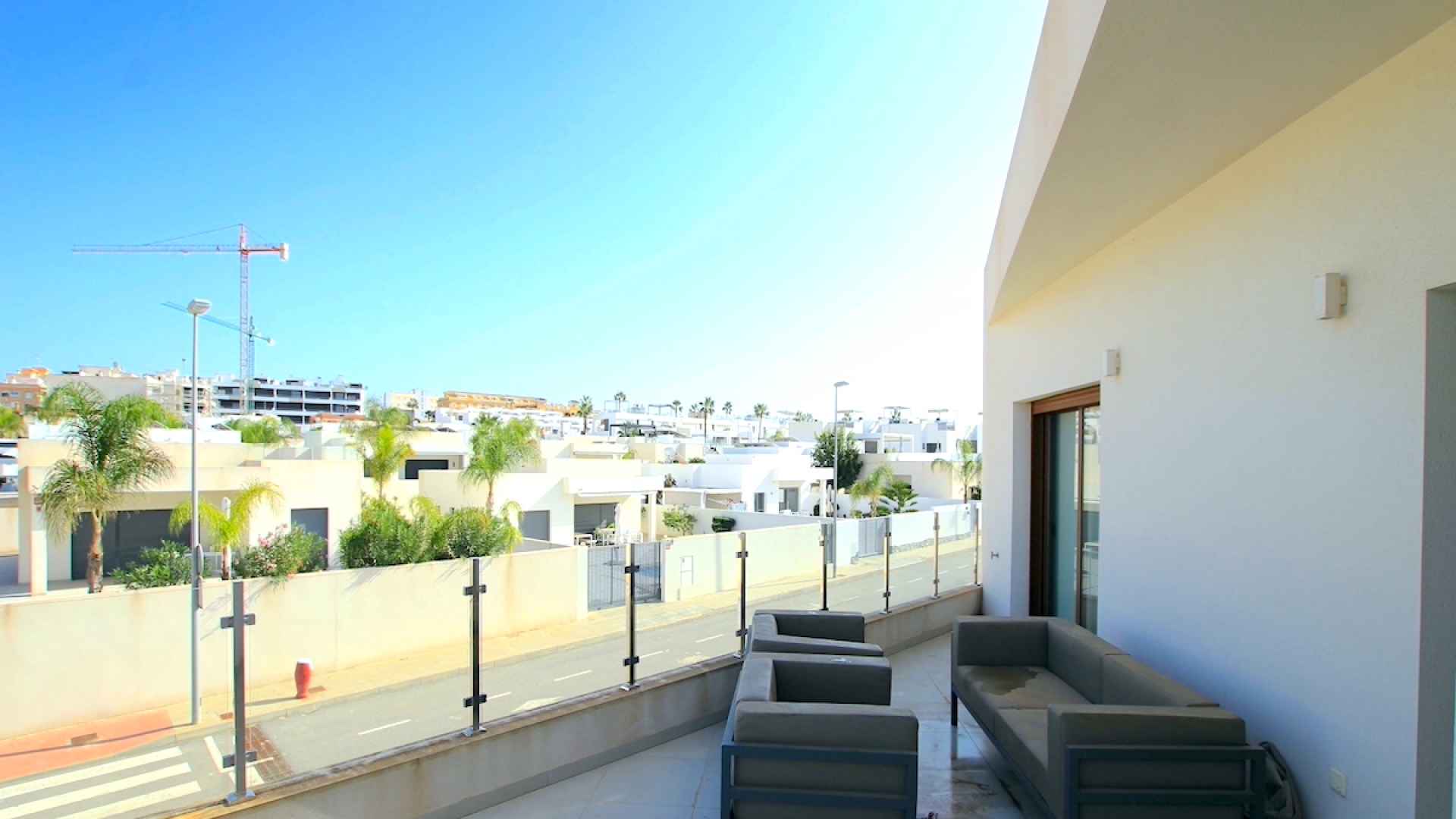 48673_stunning_3_bedroom_villa_with_designer_interior_041124164130_img_6518