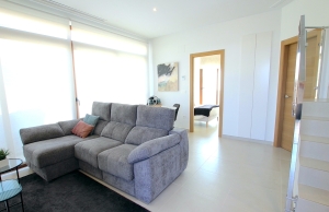 48673_stunning_3_bedroom_villa_with_designer_interior_041124164124_img_6452