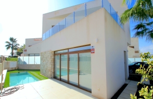 48673_stunning_3_bedroom_villa_with_designer_interior_041124164126_img_6393