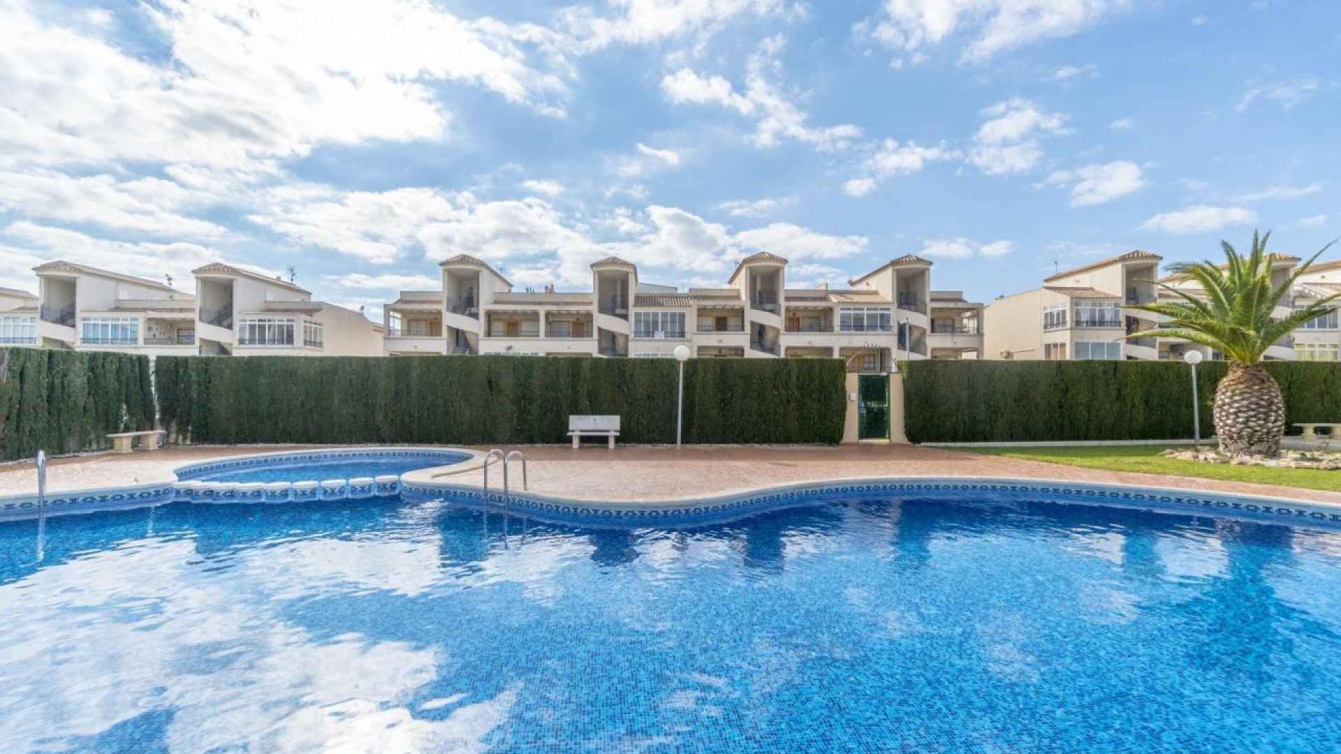 resale-penthouse-top-floor-torrevieja-la-cinuela_143374_xl