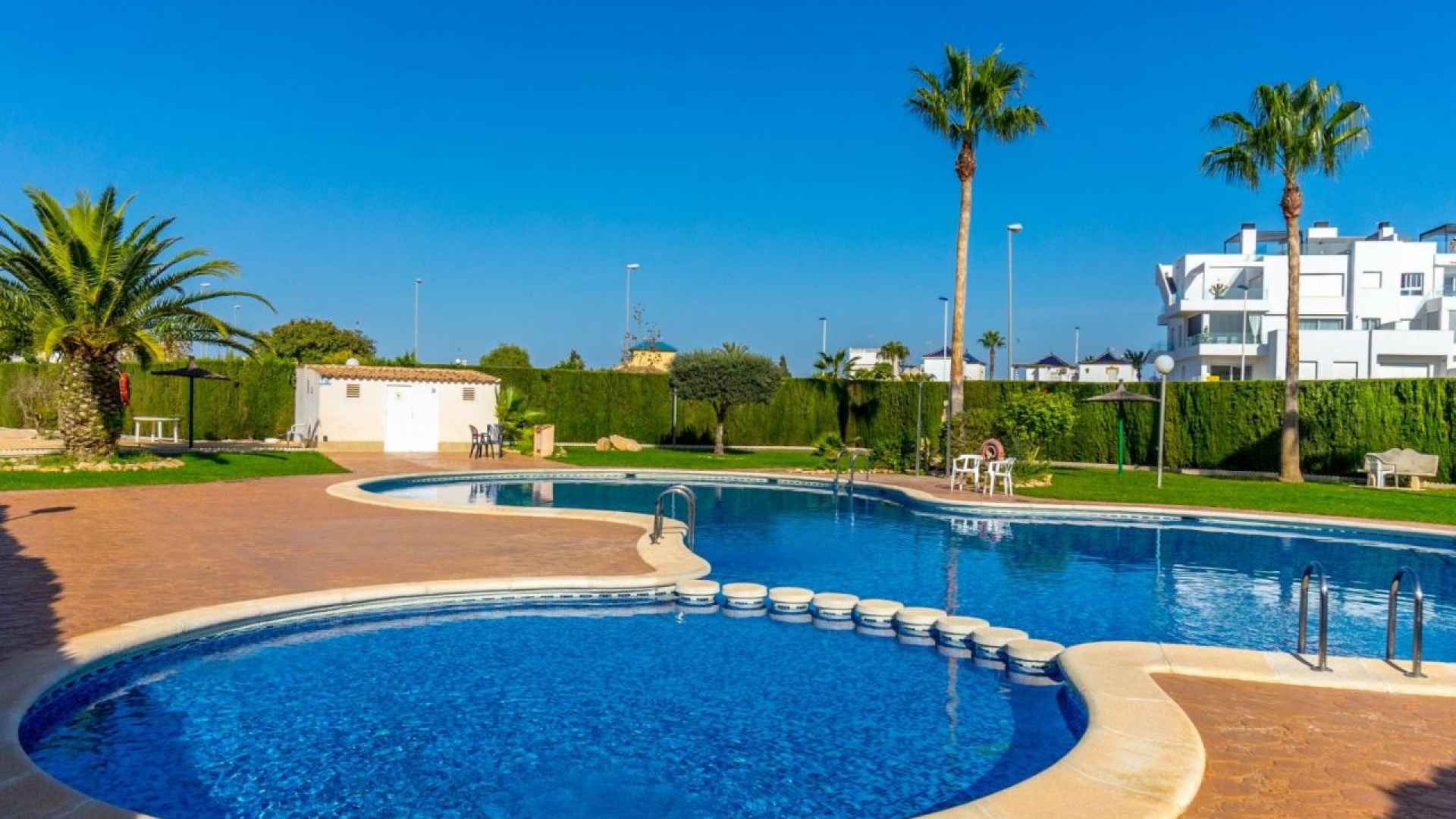 resale-penthouse-top-floor-torrevieja-la-cinuela_143405_xl