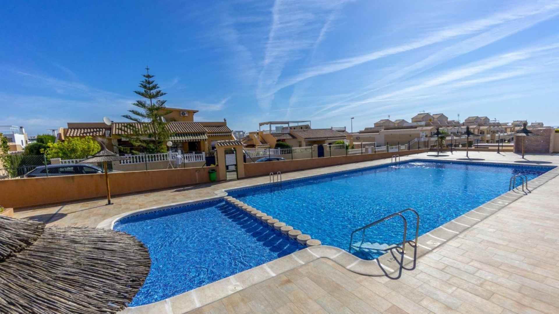 resale-penthouse-top-floor-torrevieja-la-cinuela_143407_xl