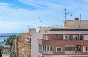 200-3747, Three Bedroom Penthouse Apartment In Torrevieja.