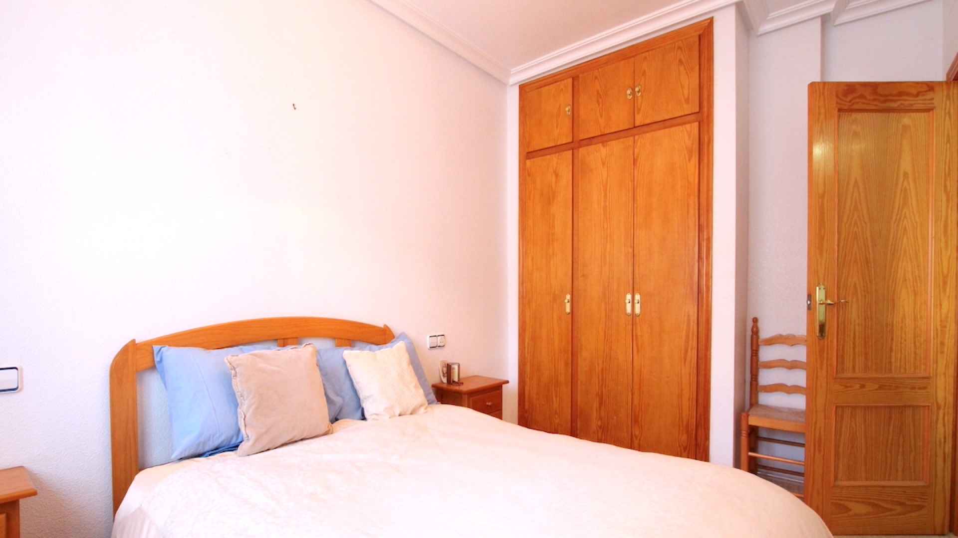 48818_fabulous_3_bed_coastal_townhouse_central_location_070225094606_img_8109