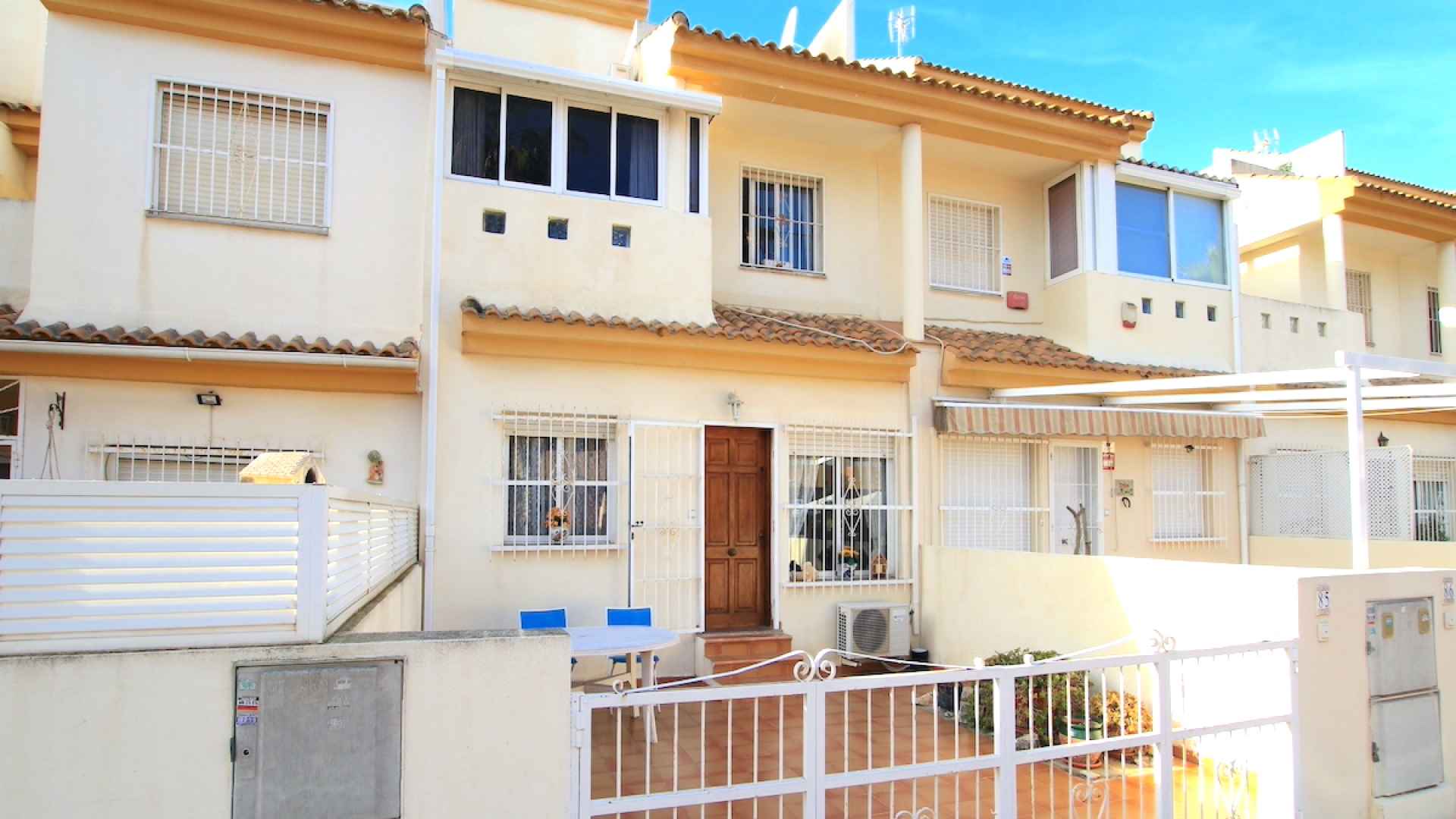 48818_fabulous_3_bed_coastal_townhouse_central_location_070225094608_img_8083