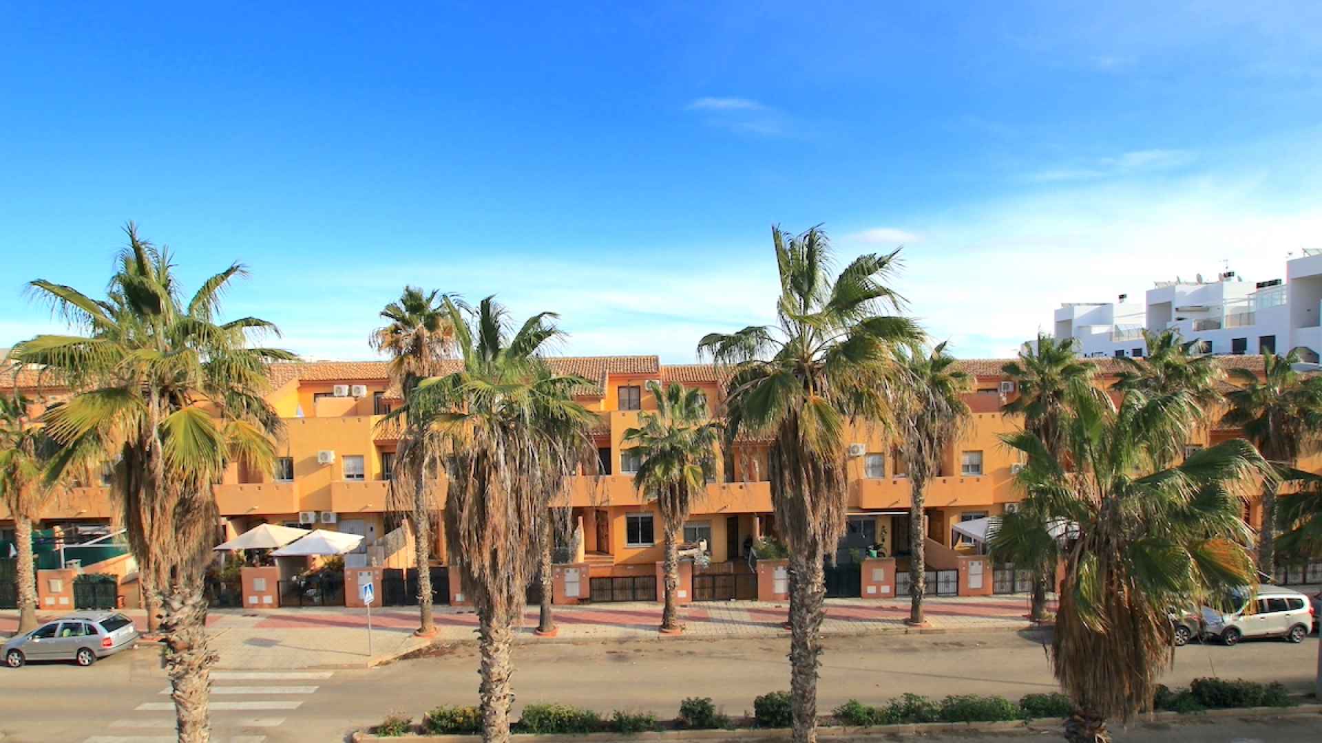 48818_fabulous_3_bed_coastal_townhouse_central_location_070225094610_img_8157
