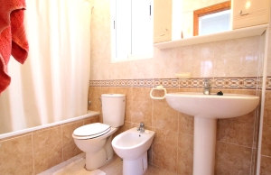 48818_fabulous_3_bed_coastal_townhouse_central_location_070225094605_img_8128