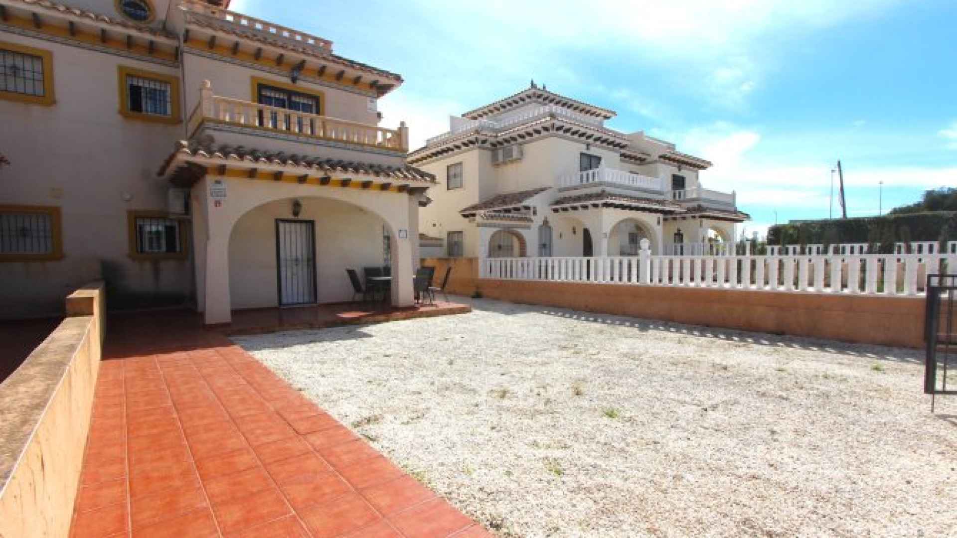 medium_5040_quad_villa_lomas_de_cabo_roig_110325115833_img_2312