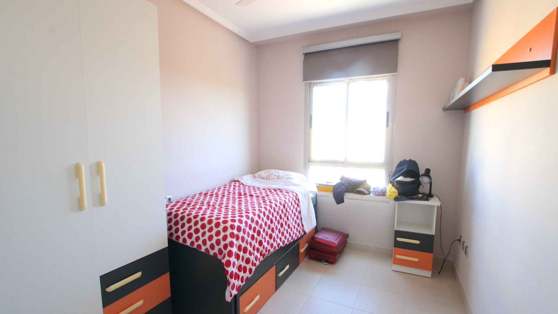48906_roomy_2_bed_apartment_with_a_private_solarium___secure_parking_160425134333_img_1744
