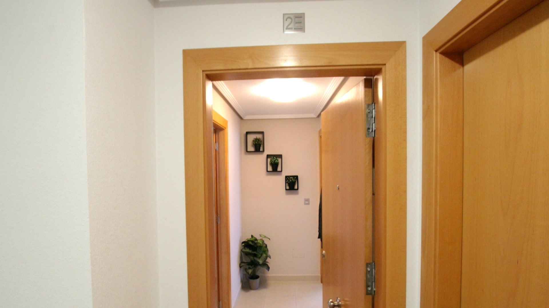 48906_roomy_2_bed_apartment_with_a_private_solarium___secure_parking_160425134336_img_1722