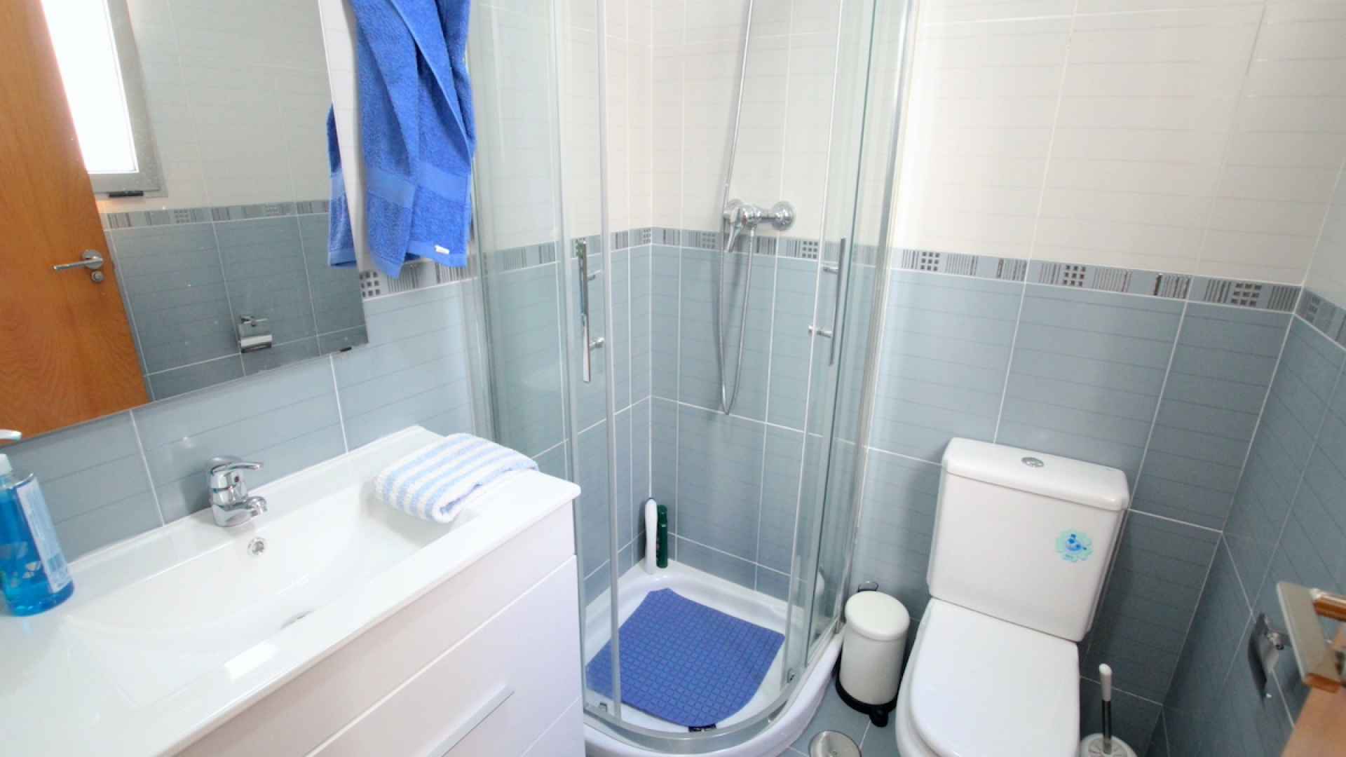 48906_roomy_2_bed_apartment_with_a_private_solarium___secure_parking_160425134337_img_1761