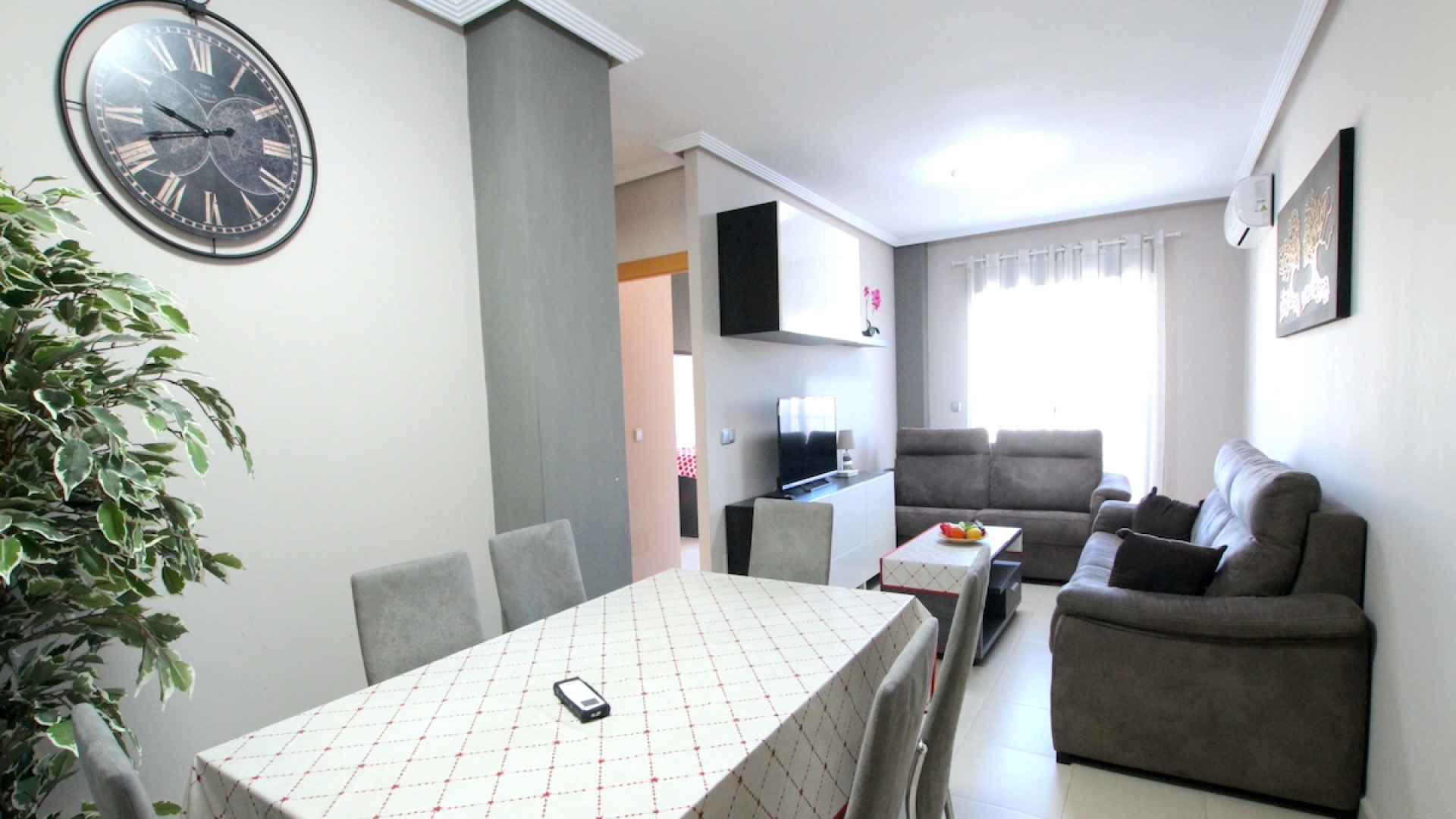 48906_roomy_2_bed_apartment_with_a_private_solarium___secure_parking_160425134339_img_1736