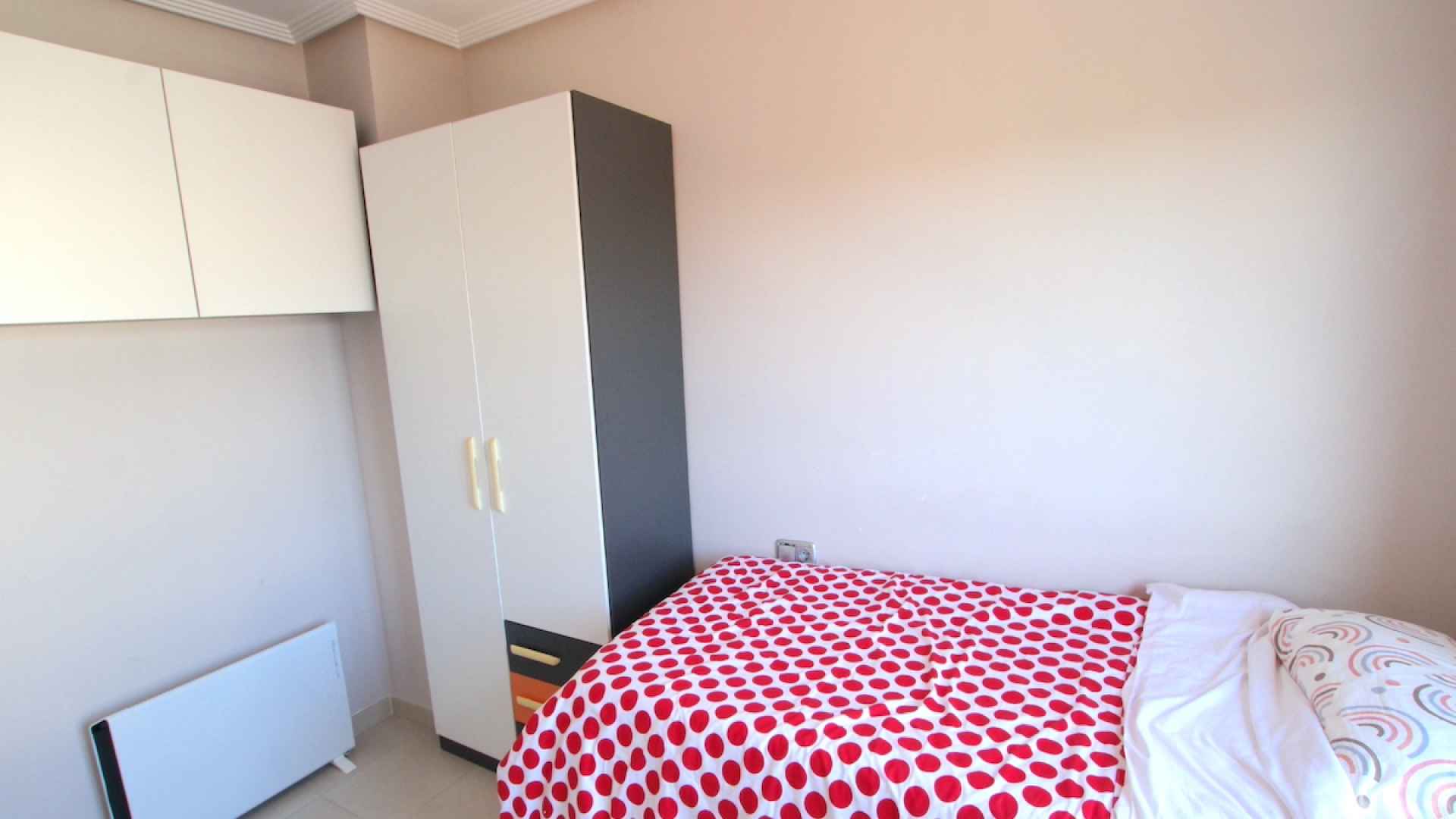 48906_roomy_2_bed_apartment_with_a_private_solarium___secure_parking_160425134341_img_1746