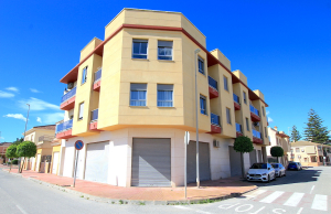 48906_roomy_2_bed_apartment_with_a_private_solarium___secure_parking_160425134340_img_1805