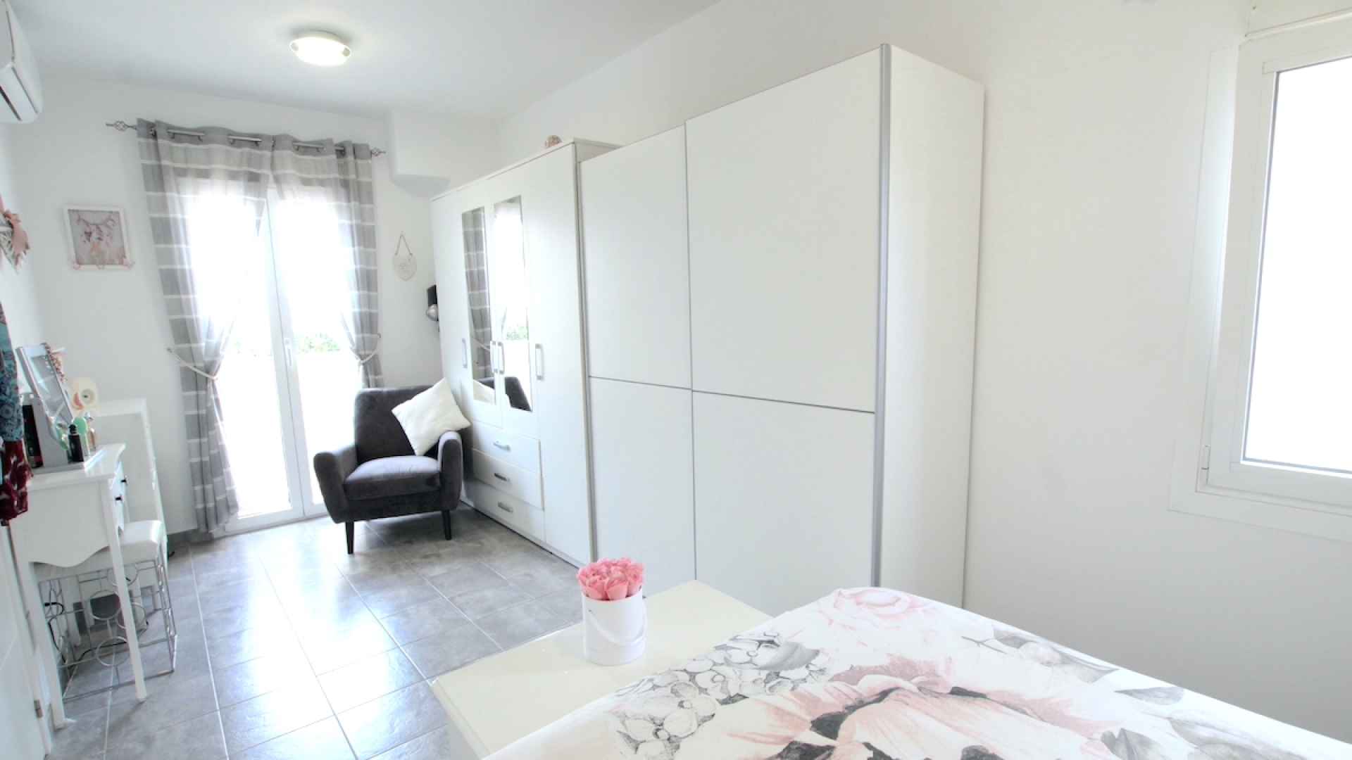 48927_charming_3_bedroom_townhouse_walking_distance_to_the_beach_260425114929_img_2221