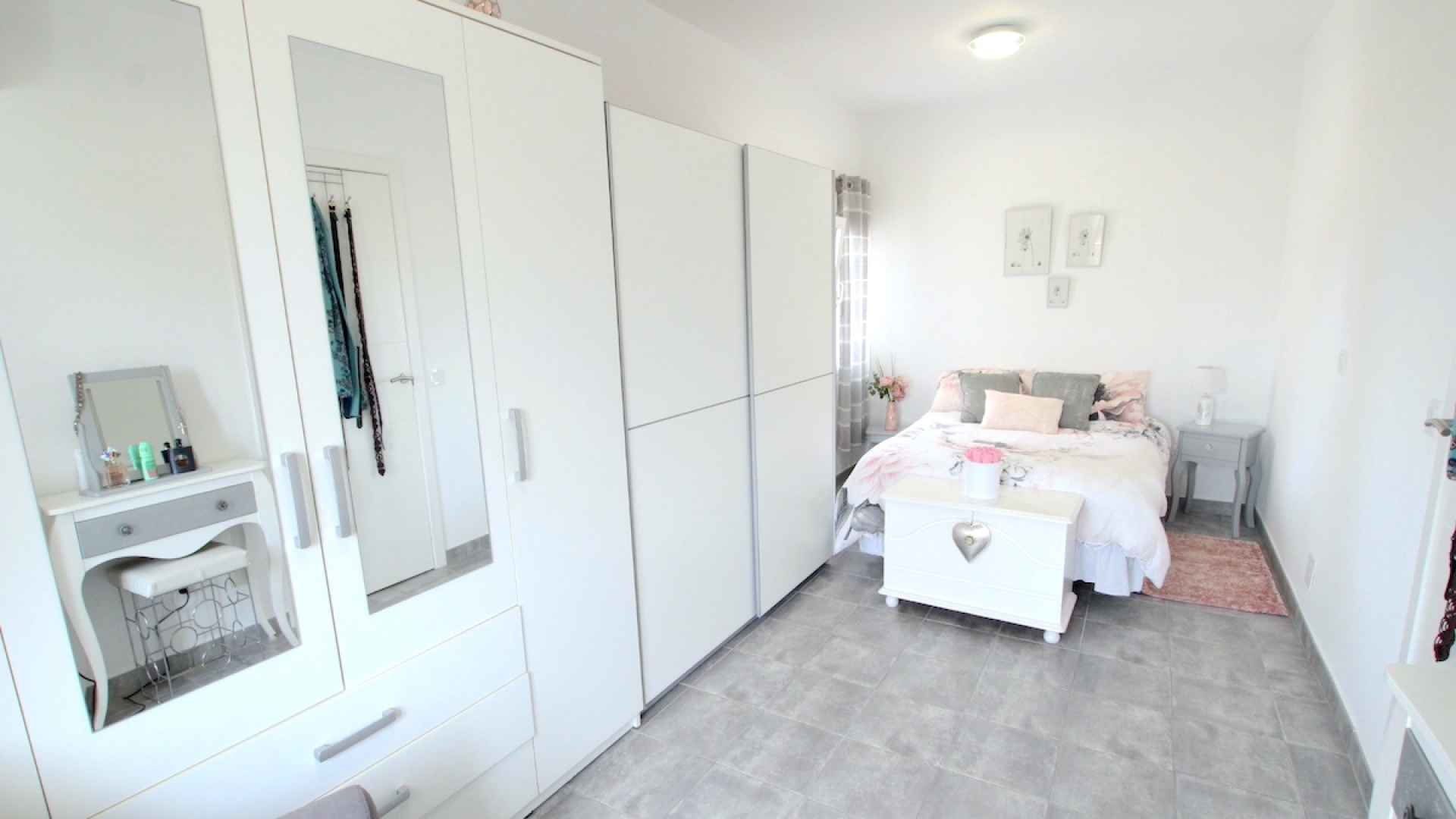 48927_charming_3_bedroom_townhouse_walking_distance_to_the_beach_260425114930_img_2215
