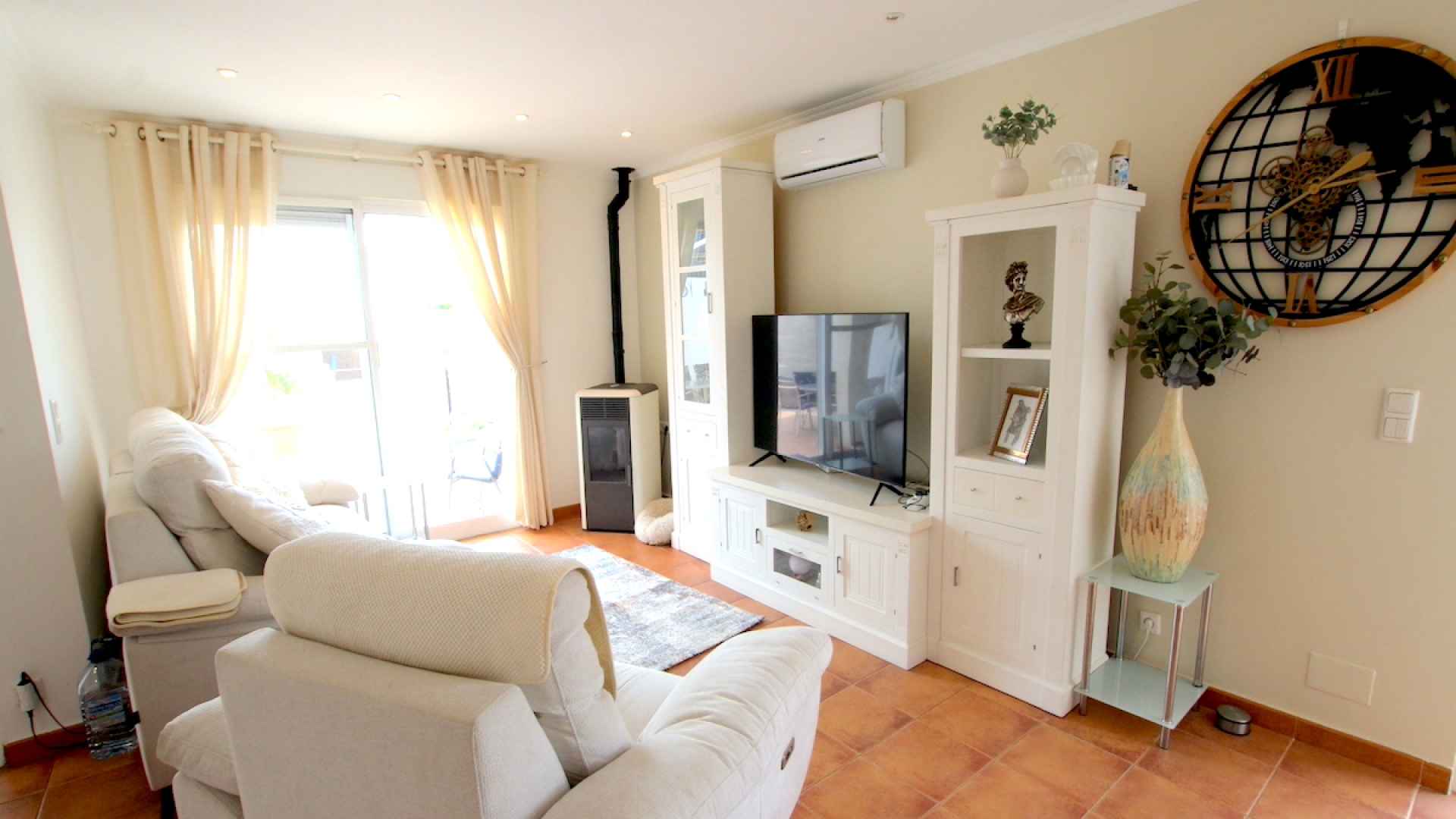48927_charming_3_bedroom_townhouse_walking_distance_to_the_beach_260425114933_img_2184
