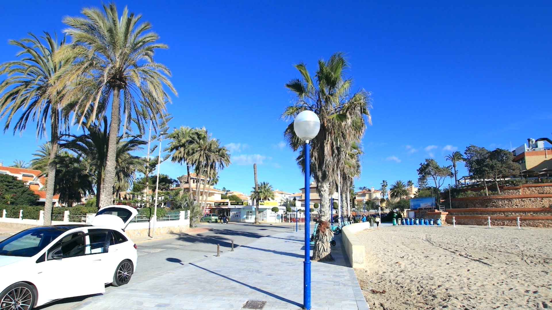 48927_charming_3_bedroom_townhouse_walking_distance_to_the_beach_260425115618_1