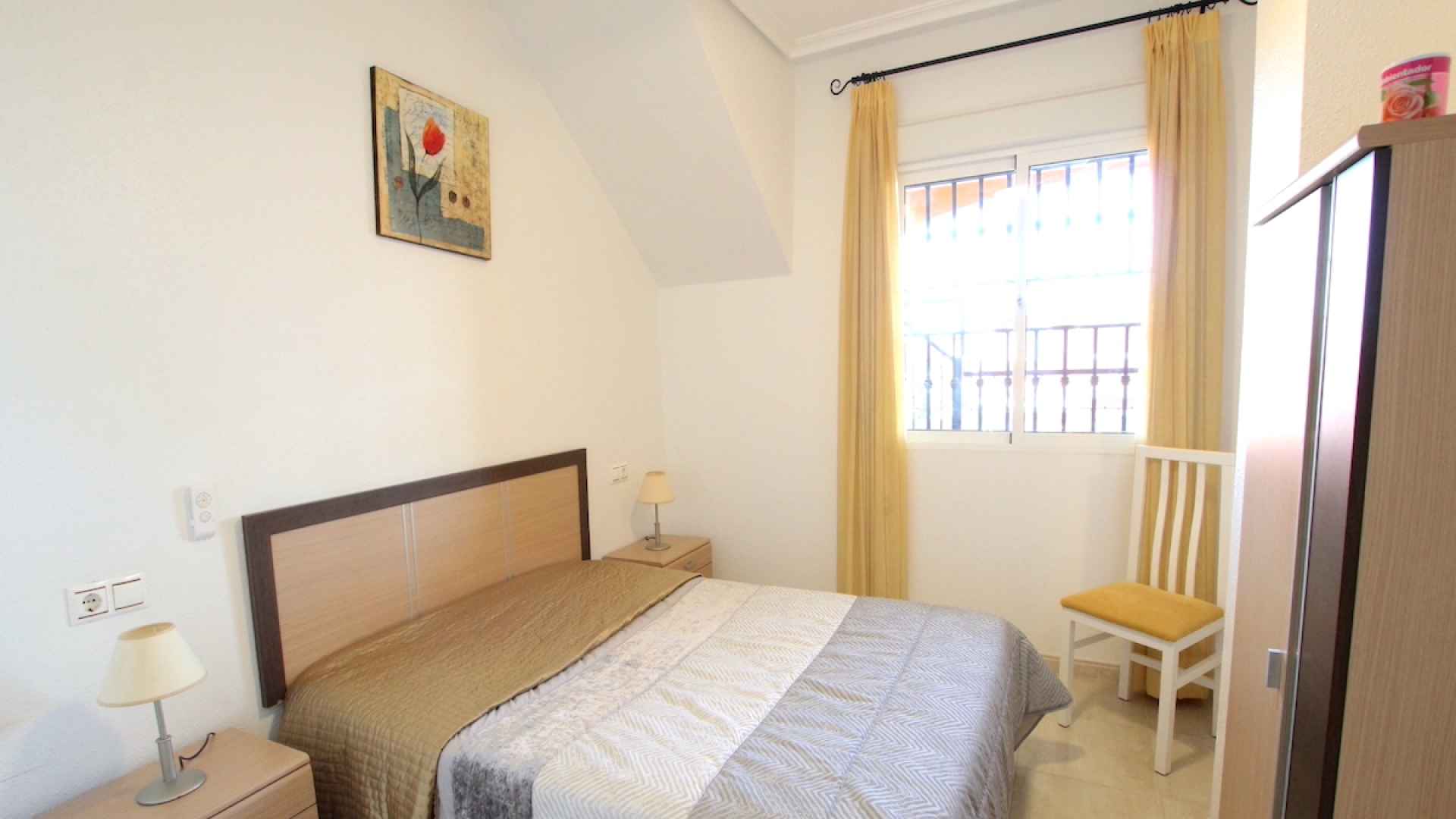 48895_charming_2_bed_top_floor_apartment_with_salt_lake_views_080425094925_img_1272