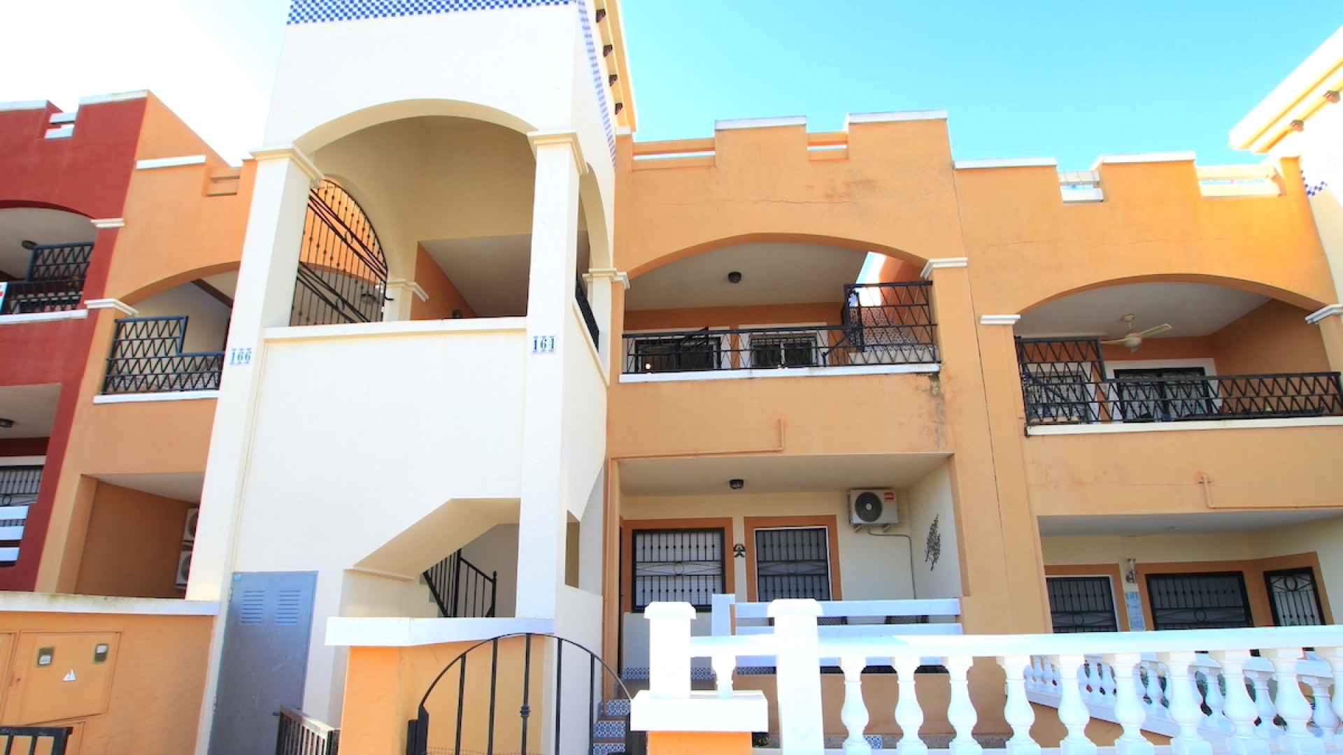 48895_charming_2_bed_top_floor_apartment_with_salt_lake_views_080425094927_img_1251