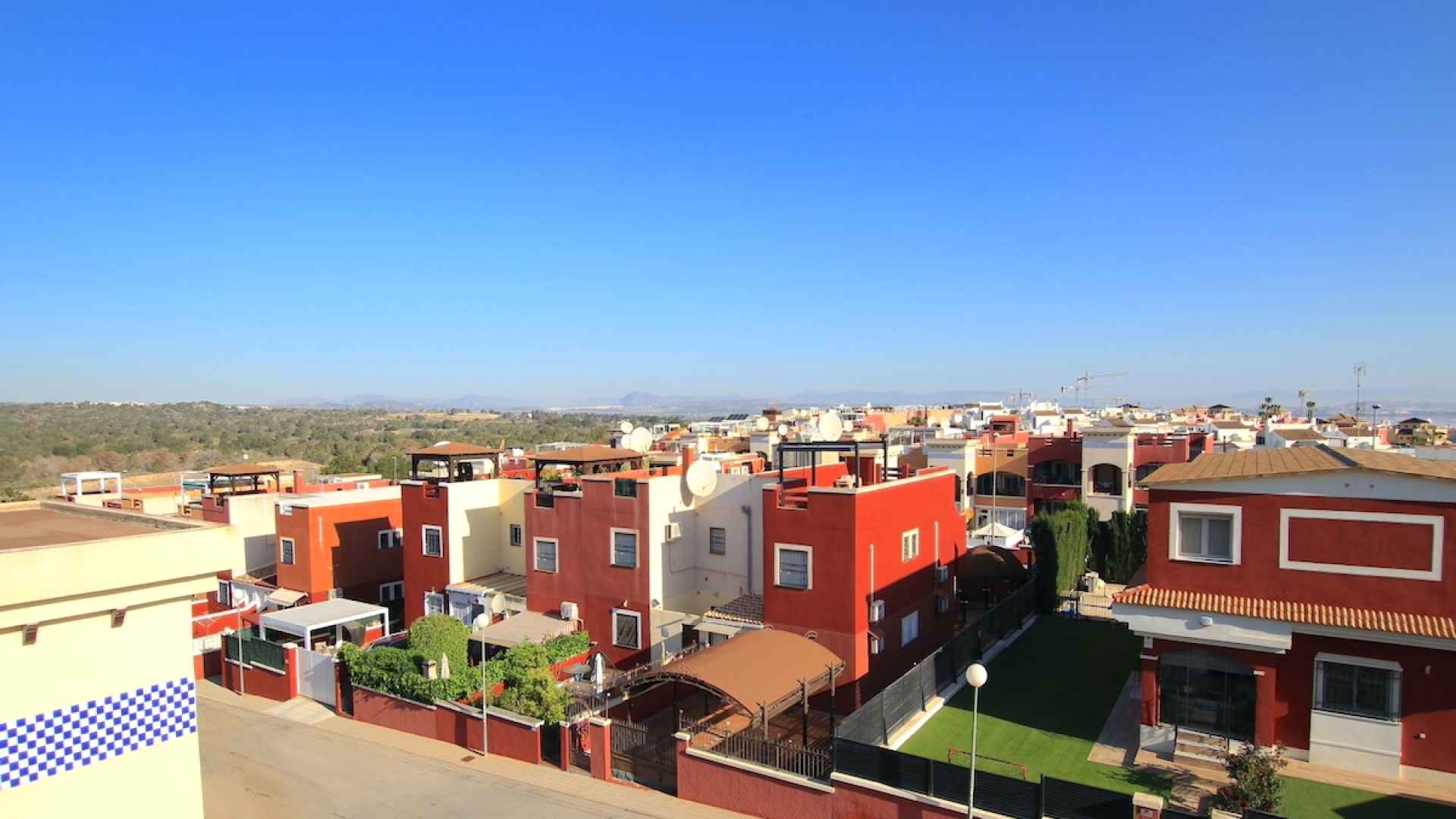 48895_charming_2_bed_top_floor_apartment_with_salt_lake_views_080425094927_img_1308